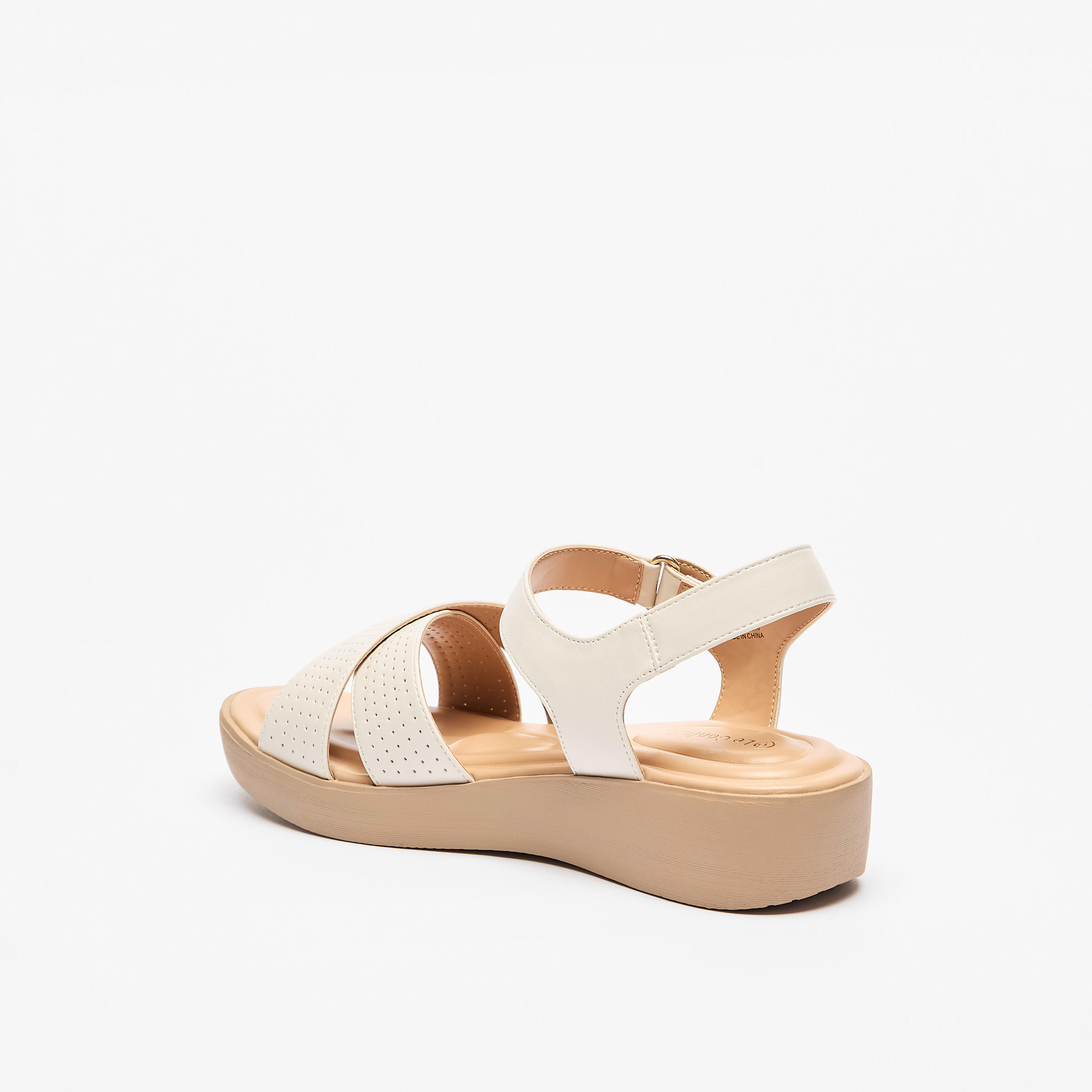 صندل بأحزمة متقاطعة وشريط إغلاق من لو كونفورت-women-shoes-flats-sandals-image-2
