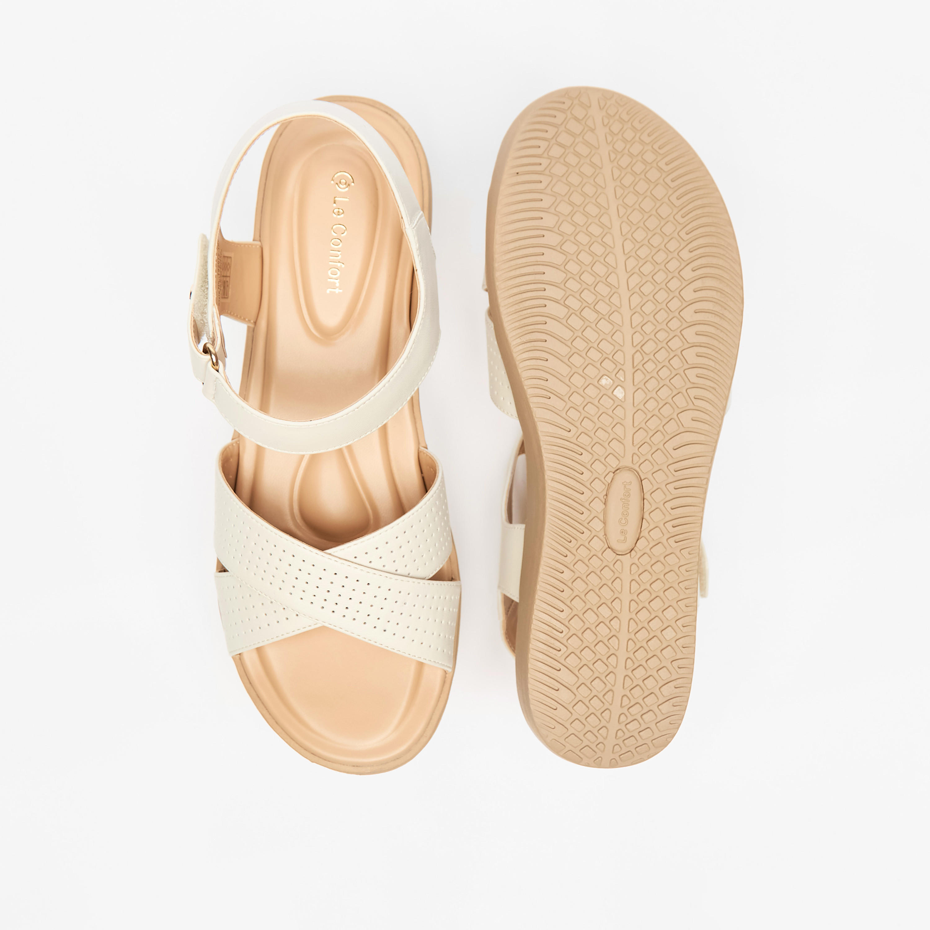 صندل بأحزمة متقاطعة وشريط إغلاق من لو كونفورت-women-shoes-flats-sandals-image-4