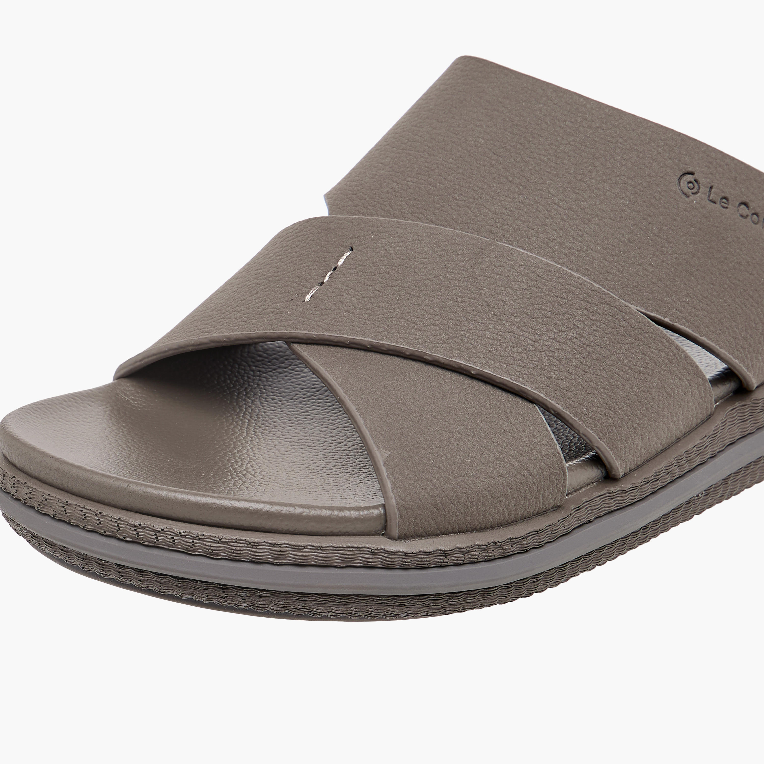 صندل بارز الملمس وسهل الارتداء بحزام متقاطع من لوكومفورت-men-shoes-sandals-image-6