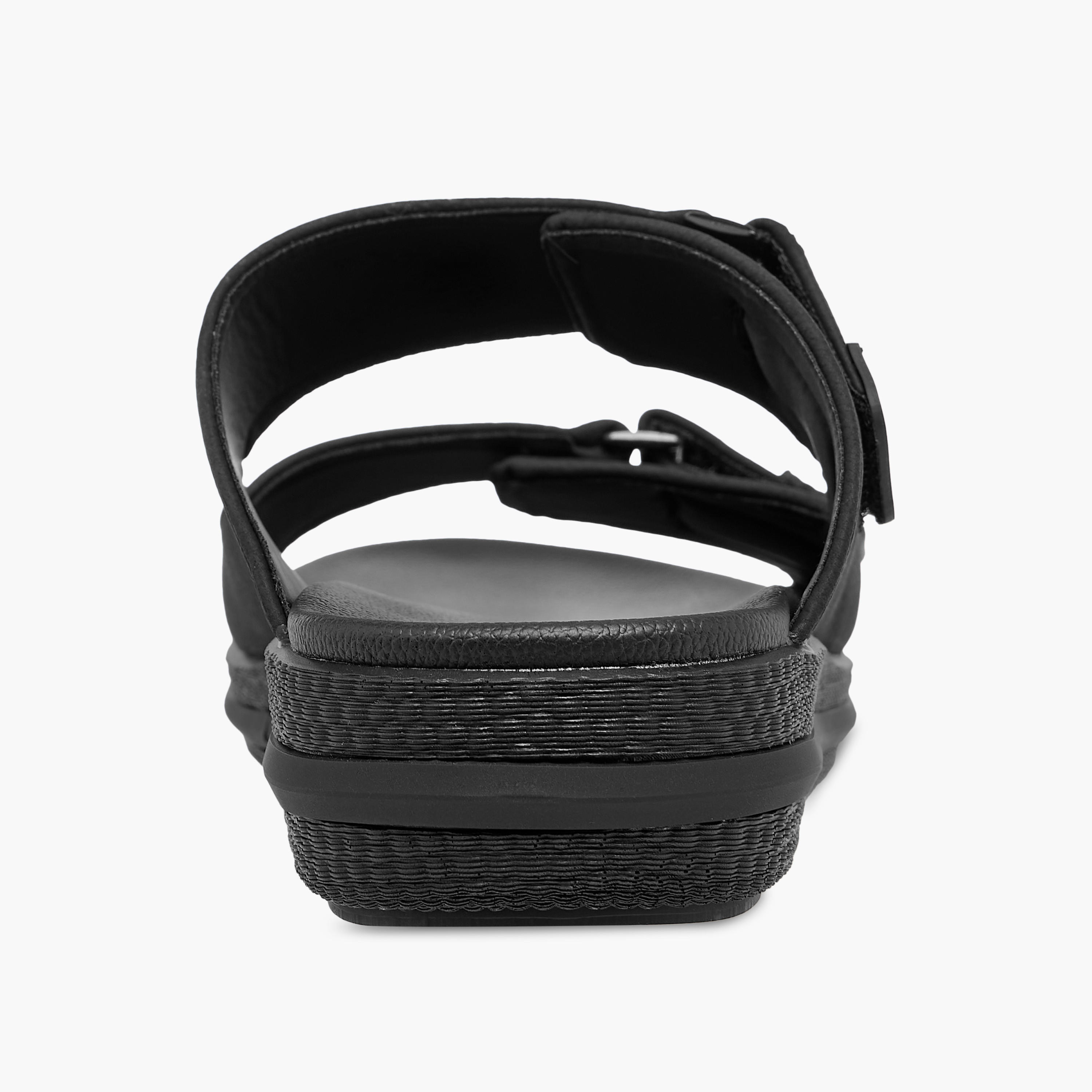صندل مريح سهل الارتداء بارز الملمس من لو كونفرت-men-shoes-sandals-image-4