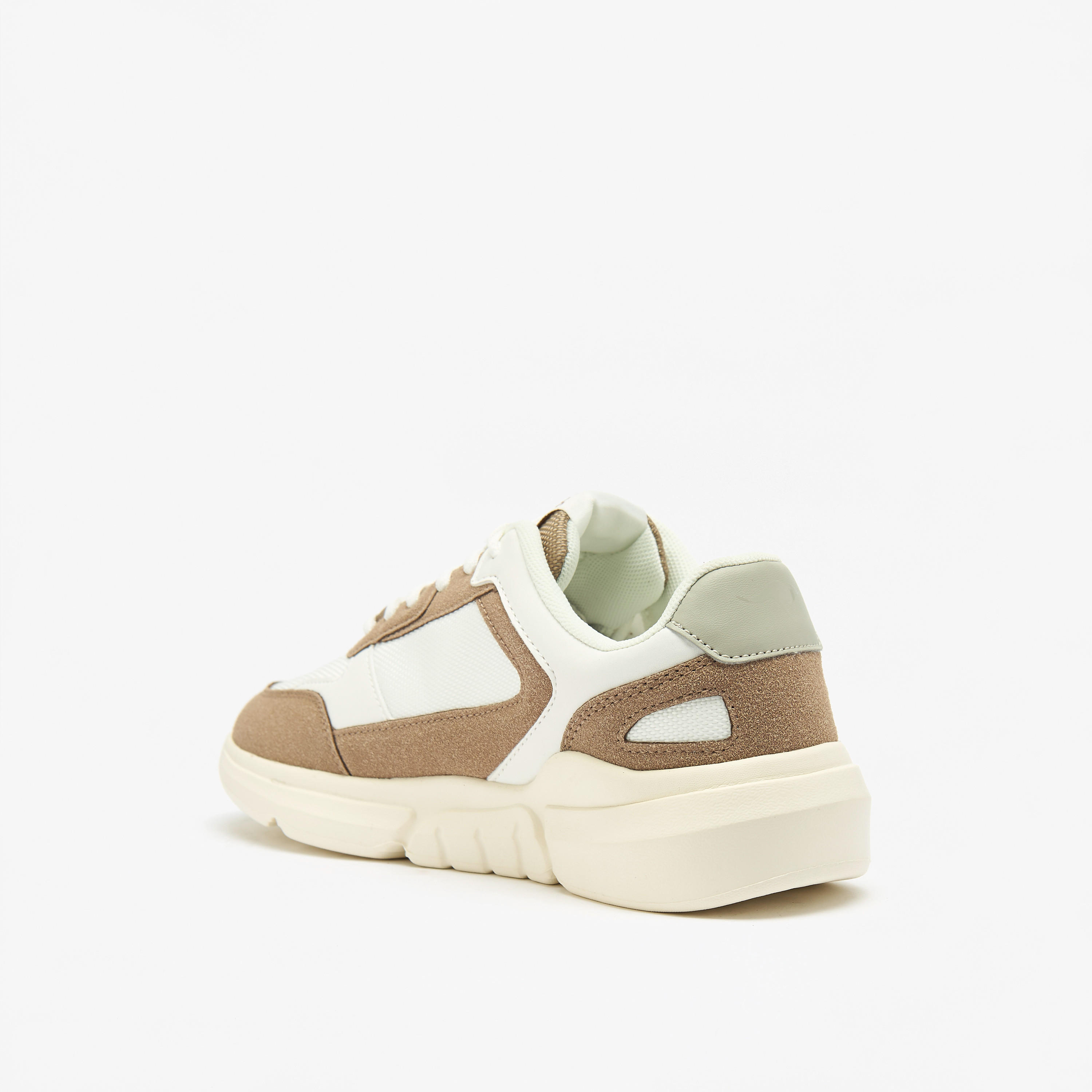 حذاء رياضي بتصميم ألواح ورباط إغلاق للنساء من كانجاروز-women-shoes-sneakers-image-2