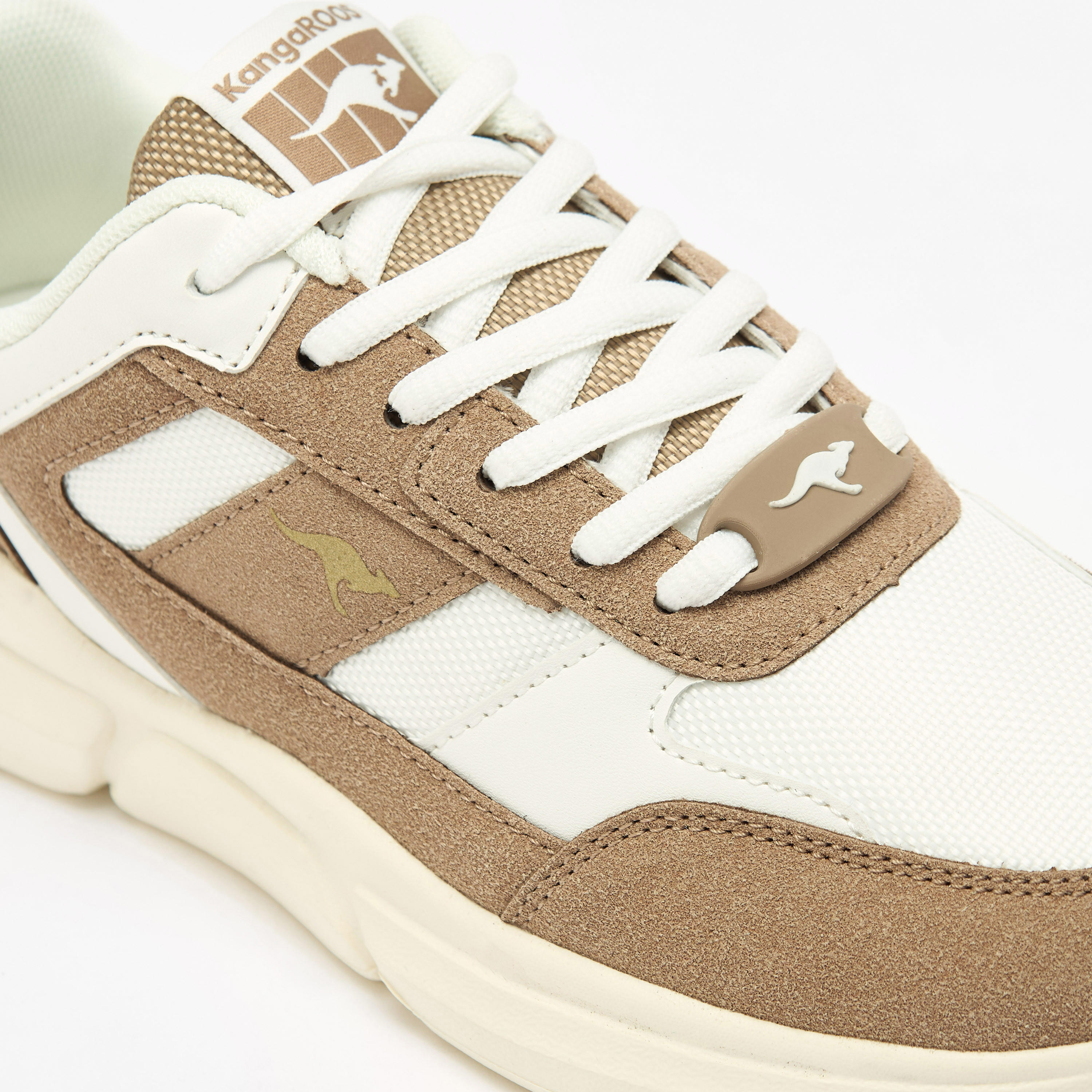 حذاء رياضي بتصميم ألواح ورباط إغلاق للنساء من كانجاروز-women-shoes-sneakers-image-5