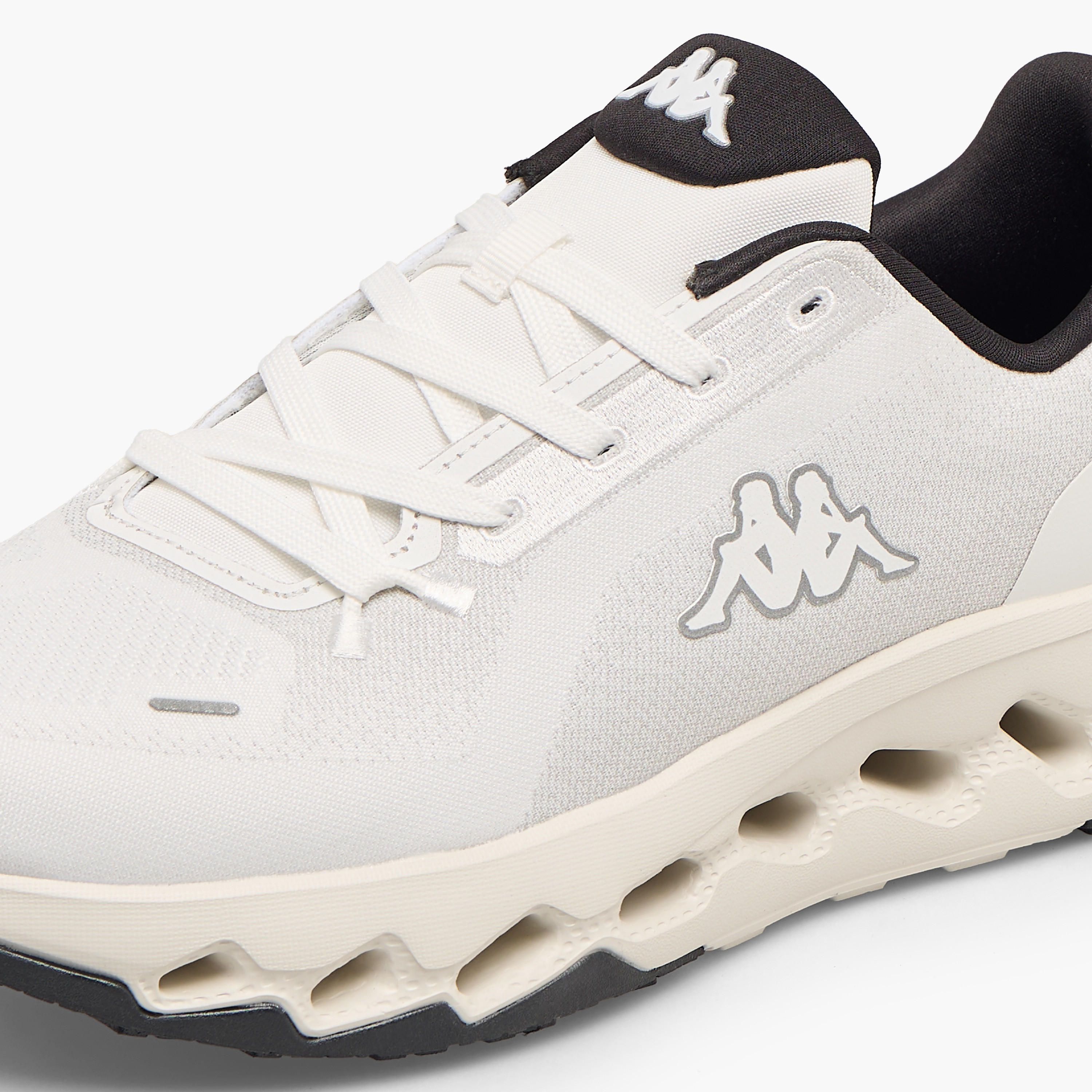 حذاء رياضي سهل الارتداء بتفاصيل شعار للرجال من كابا-sports-men-shoes-image-7
