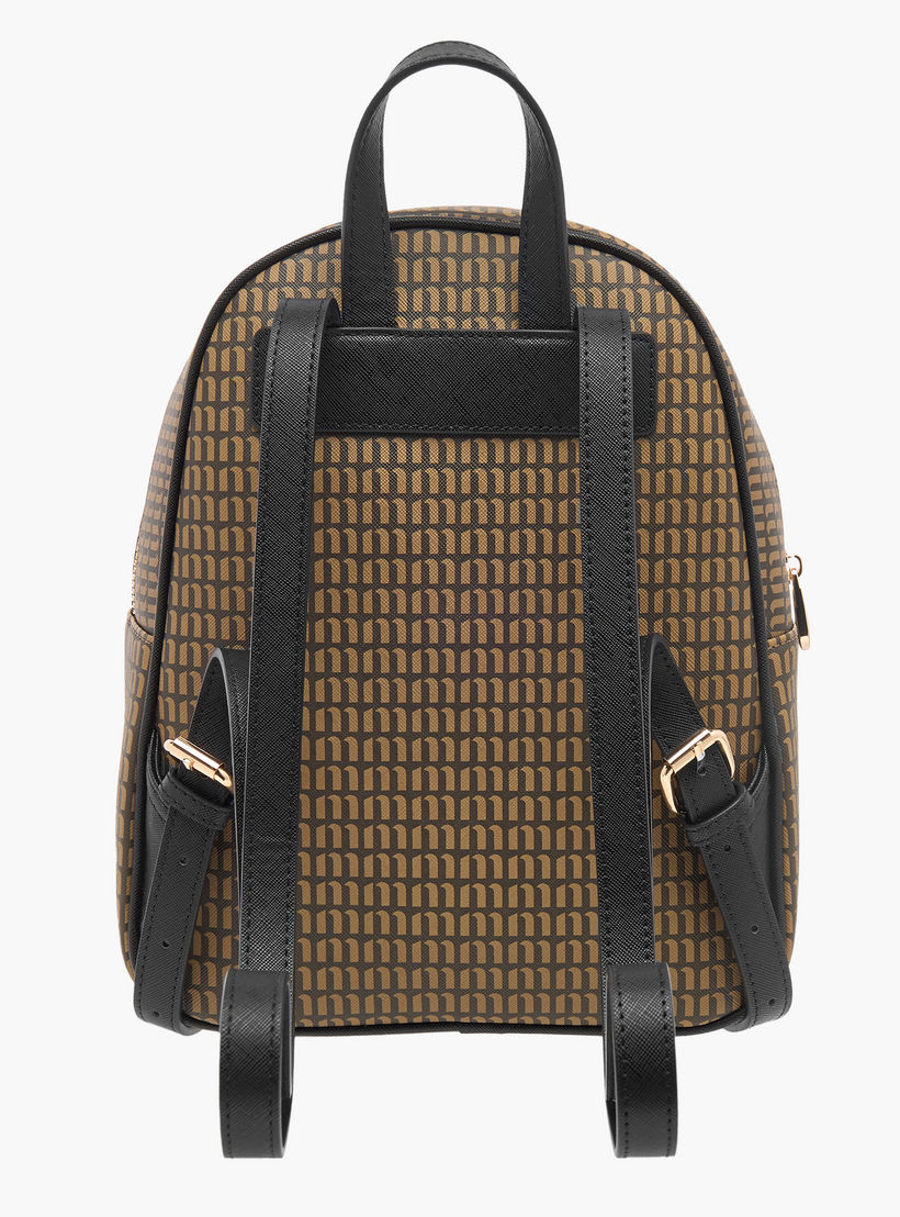 شنطة ظهر بحمالات قابلة للتعديل وسحّاب إغلاق وطبعات مونوجرام من ميسي-women-bagsandwallets-backpacks-image-4