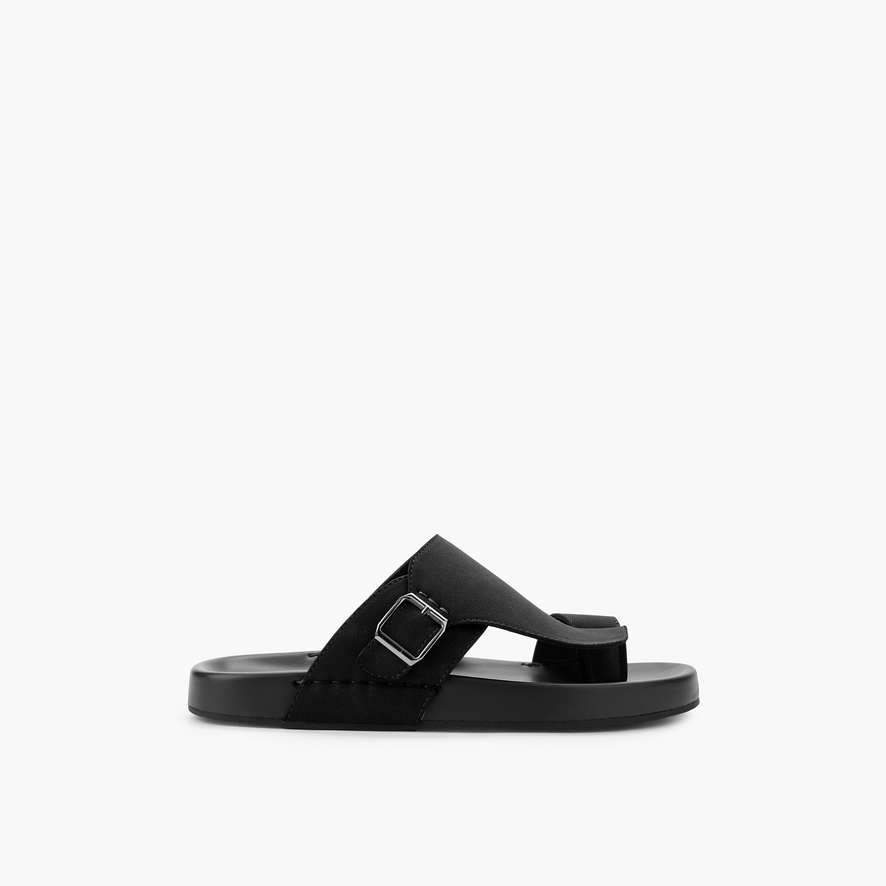 صندل مريح بتفاصيل إبزيم للرجال من إل بي إل من شو إكسبرس-men-shoes-sandals-image-3