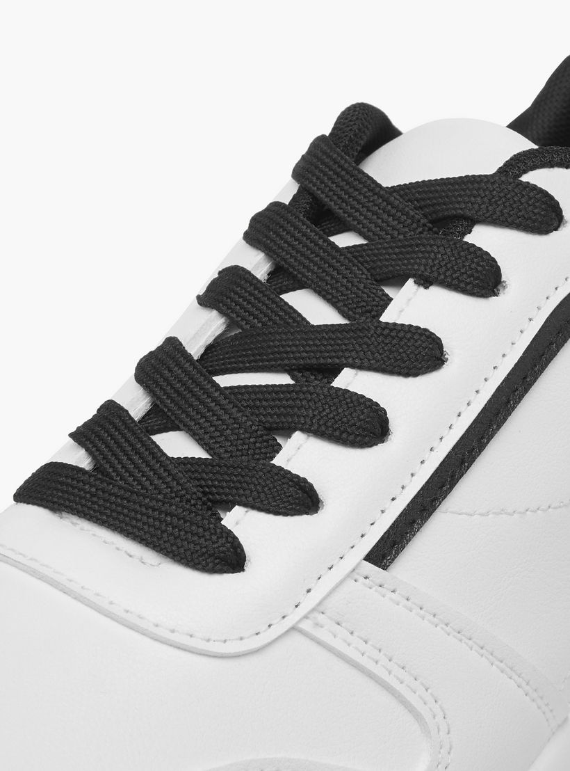حذاء سنيكرز بِألواح ورباط إغلاق من إل بي إل من شو إكسبرس-men-shoes-sneakers-image-4