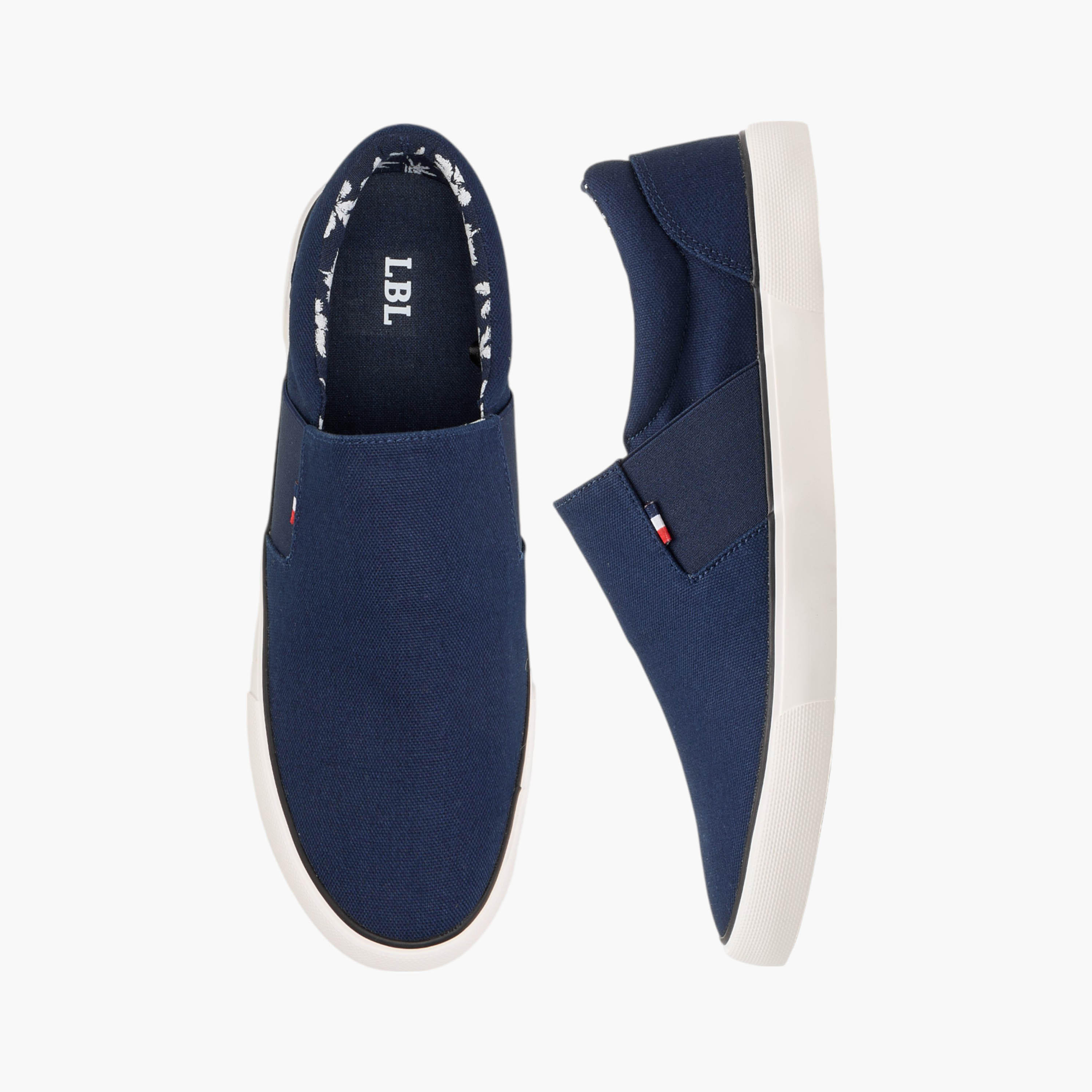 حذاء كانفاس سادة سهل الارتداء إل بي إل من شو إكسبريس-men-shoes-sneakers-image-1