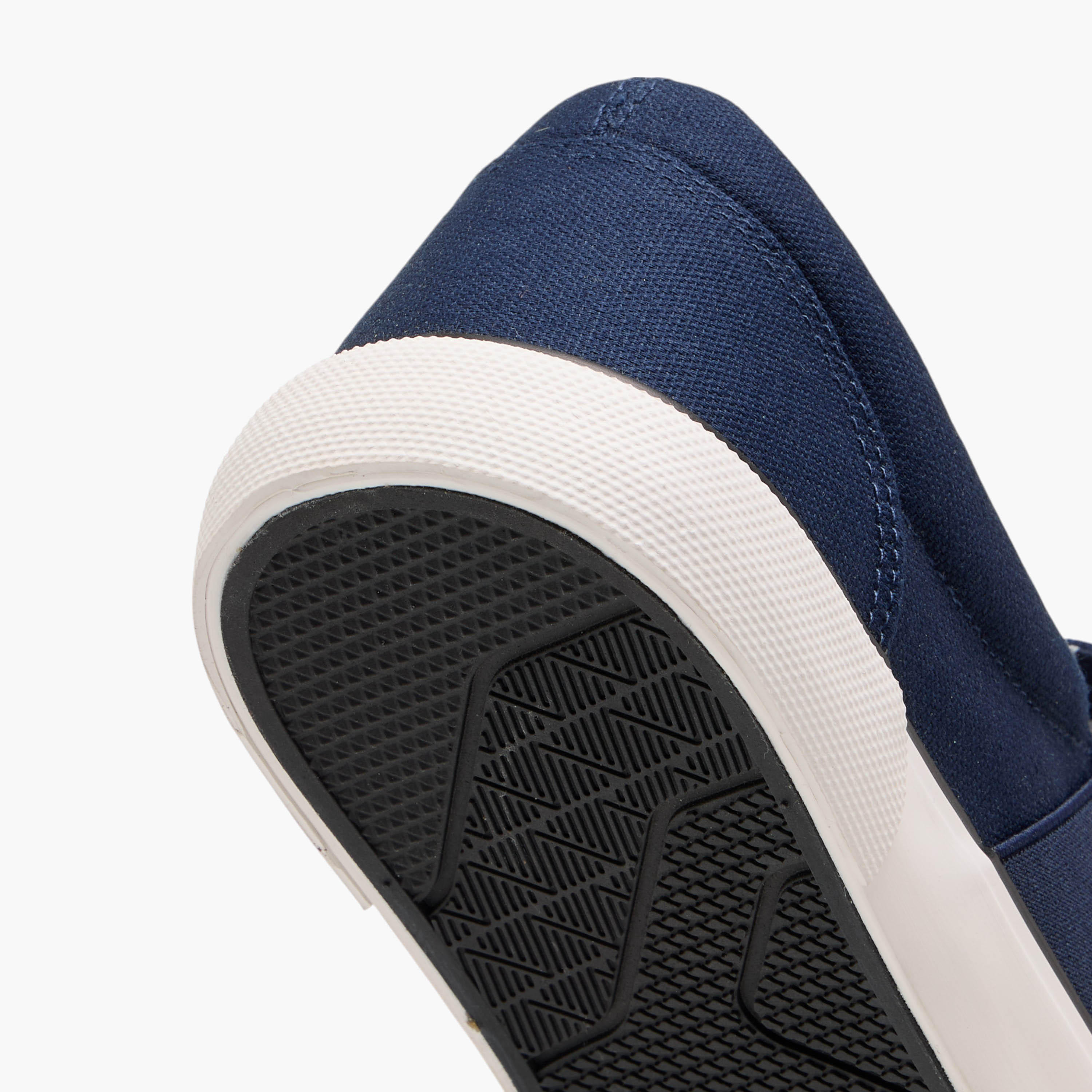حذاء كانفاس سادة سهل الارتداء إل بي إل من شو إكسبريس-men-shoes-sneakers-image-5