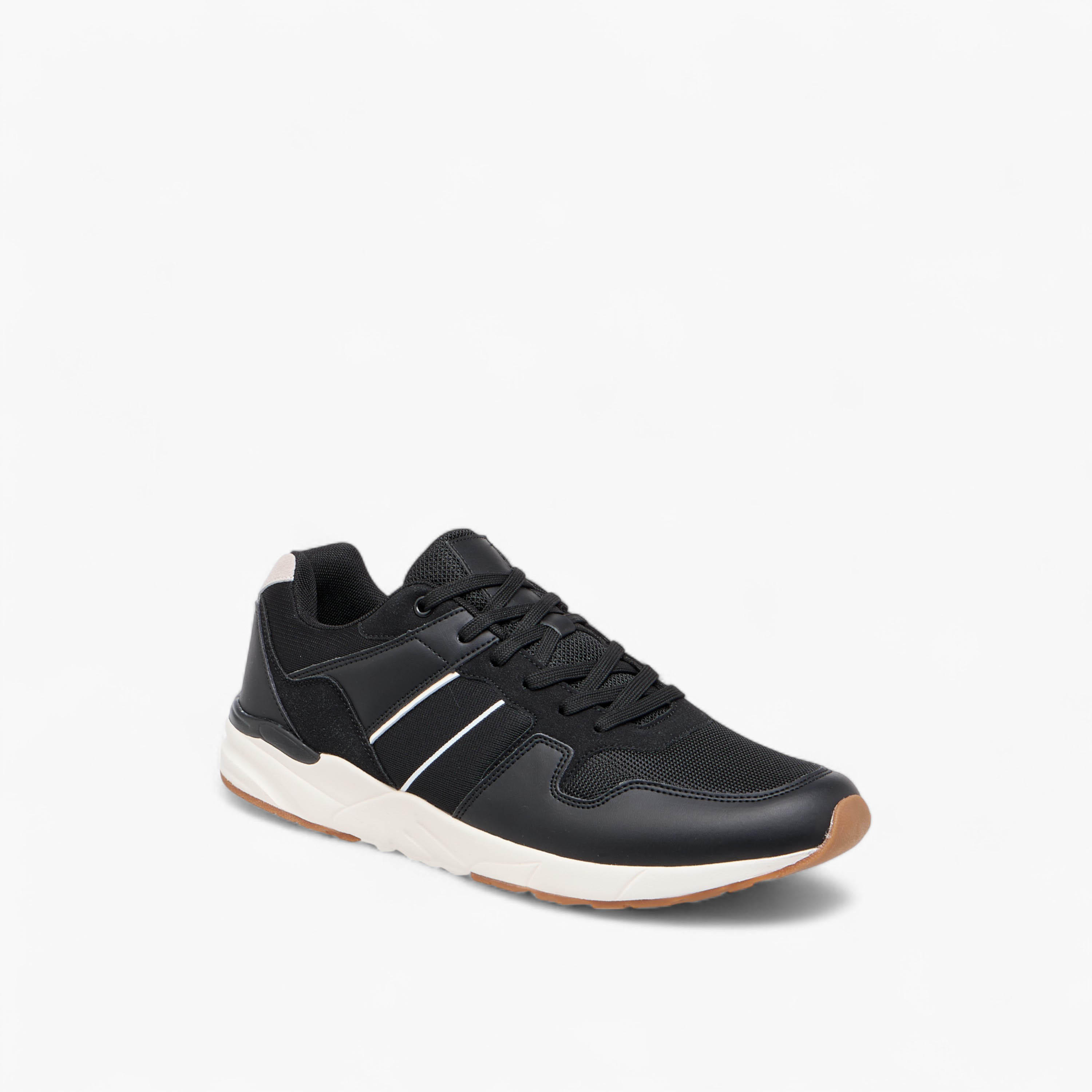 حذاء سنيكرز بِألواح ورباط إغلاق من إل بي إل من شو إكسبرس-men-shoes-sneakers-image-2