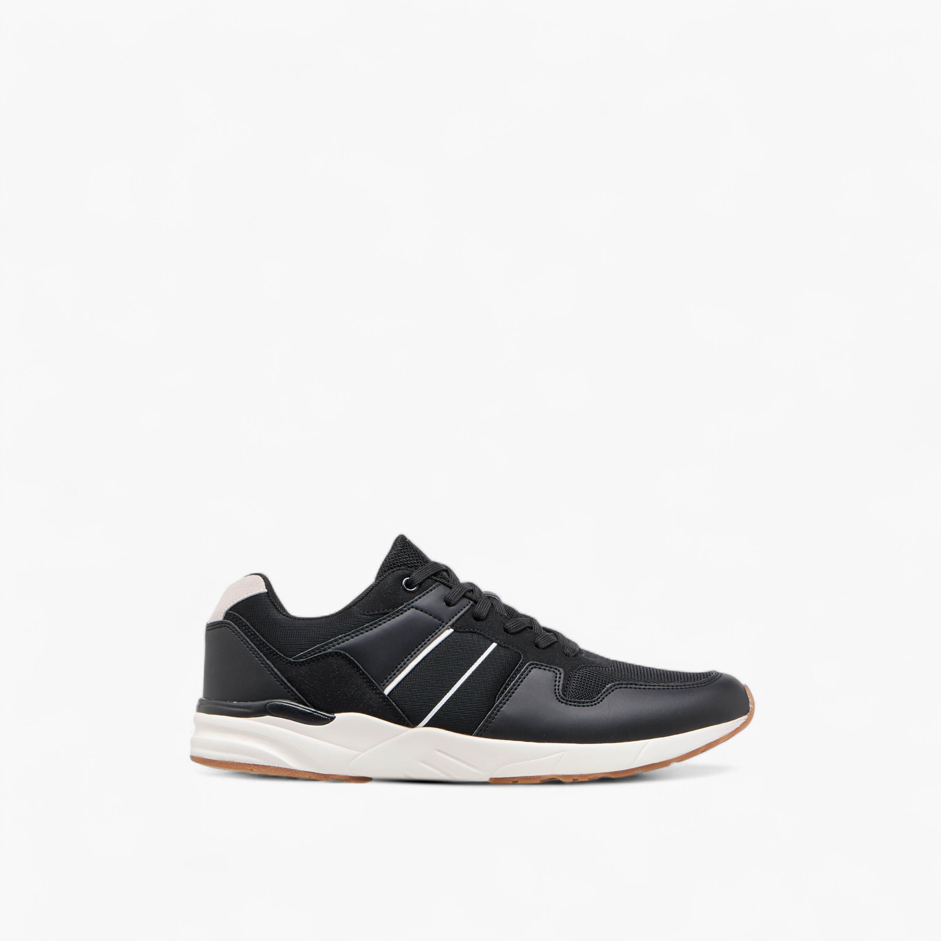 حذاء سنيكرز بِألواح ورباط إغلاق من إل بي إل من شو إكسبرس-men-shoes-sneakers-image-3