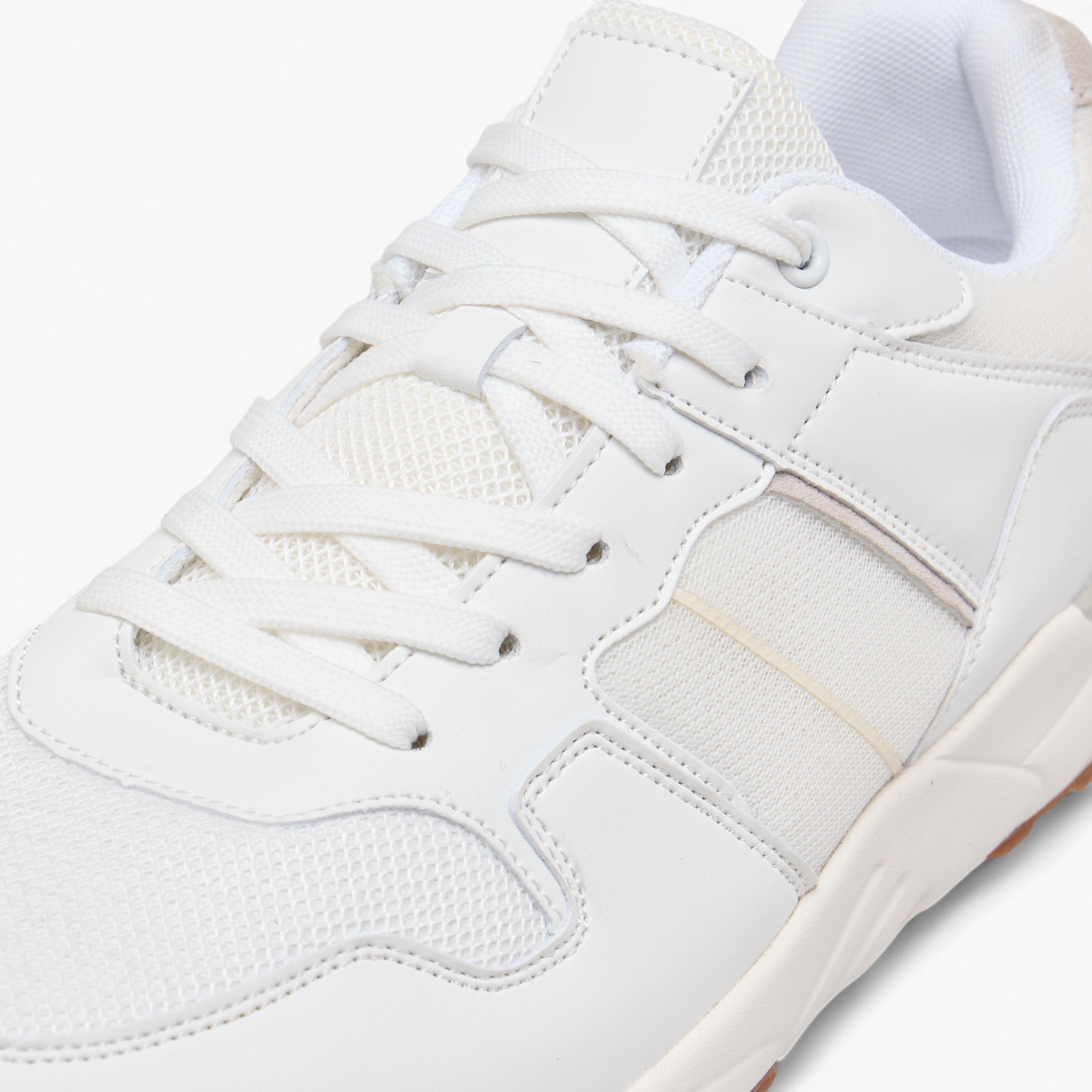 حذاء سنيكرز بِألواح ورباط إغلاق من إل بي إل من شو إكسبرس-men-shoes-sneakers-image-4