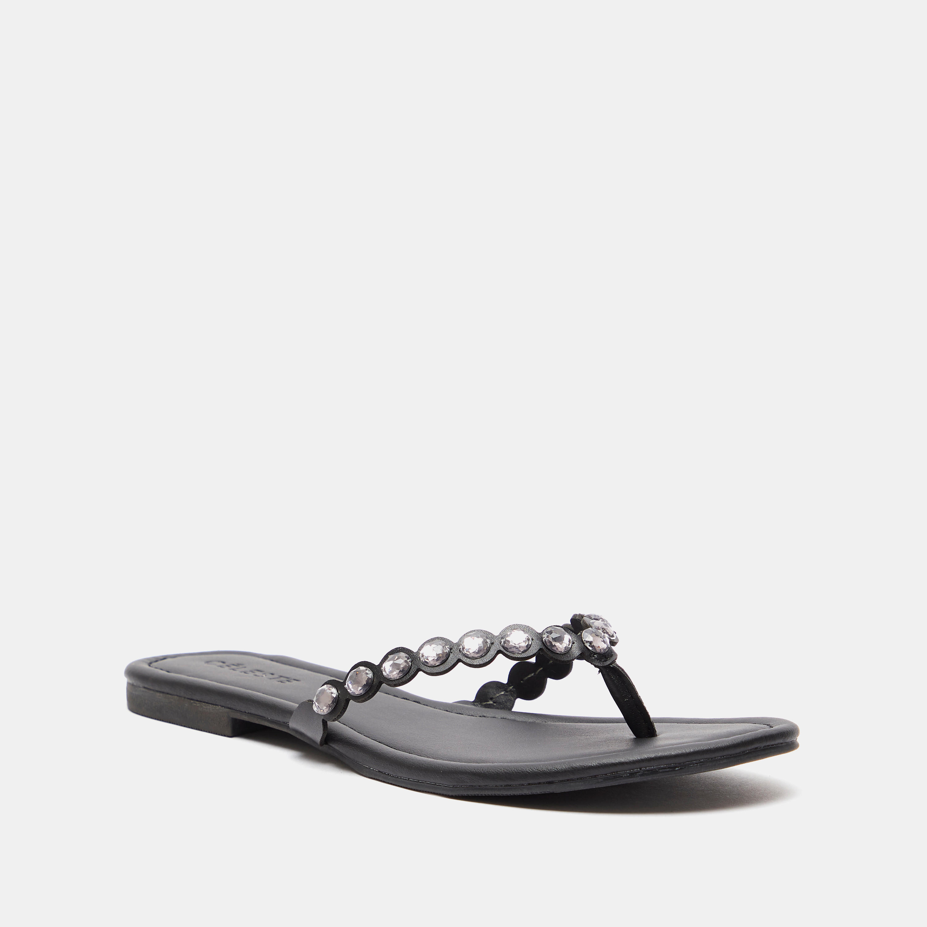صندل ثونغ مزين وسهل الارتداء للنساء من سيليست-women-shoes-flats-sandals-image-2
