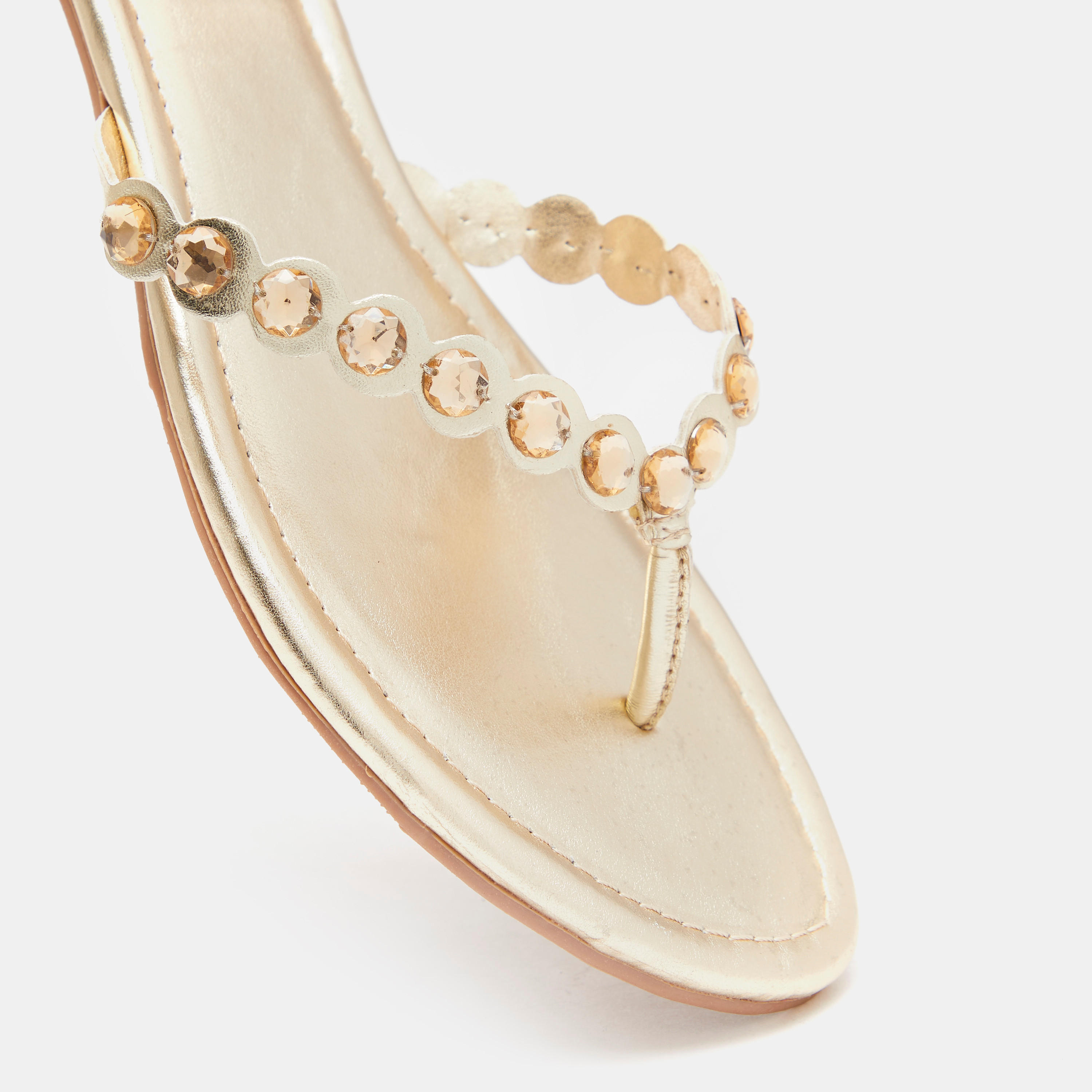 صندل ثونغ مزين وسهل الارتداء للنساء من سيليست-women-shoes-flats-sandals-image-9