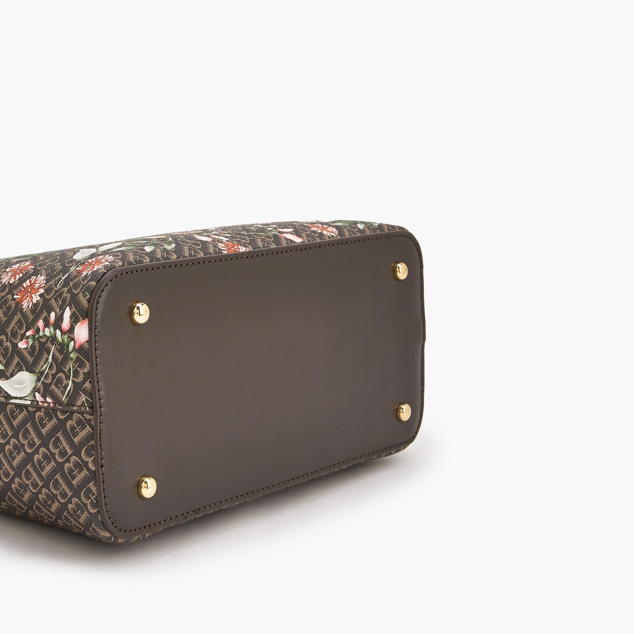 شنطة توتي بطبعات مونوجرام وزهور وتفاصيل وشاح من فلورا بيلا-women-bagsandwallets-handbags-image-7