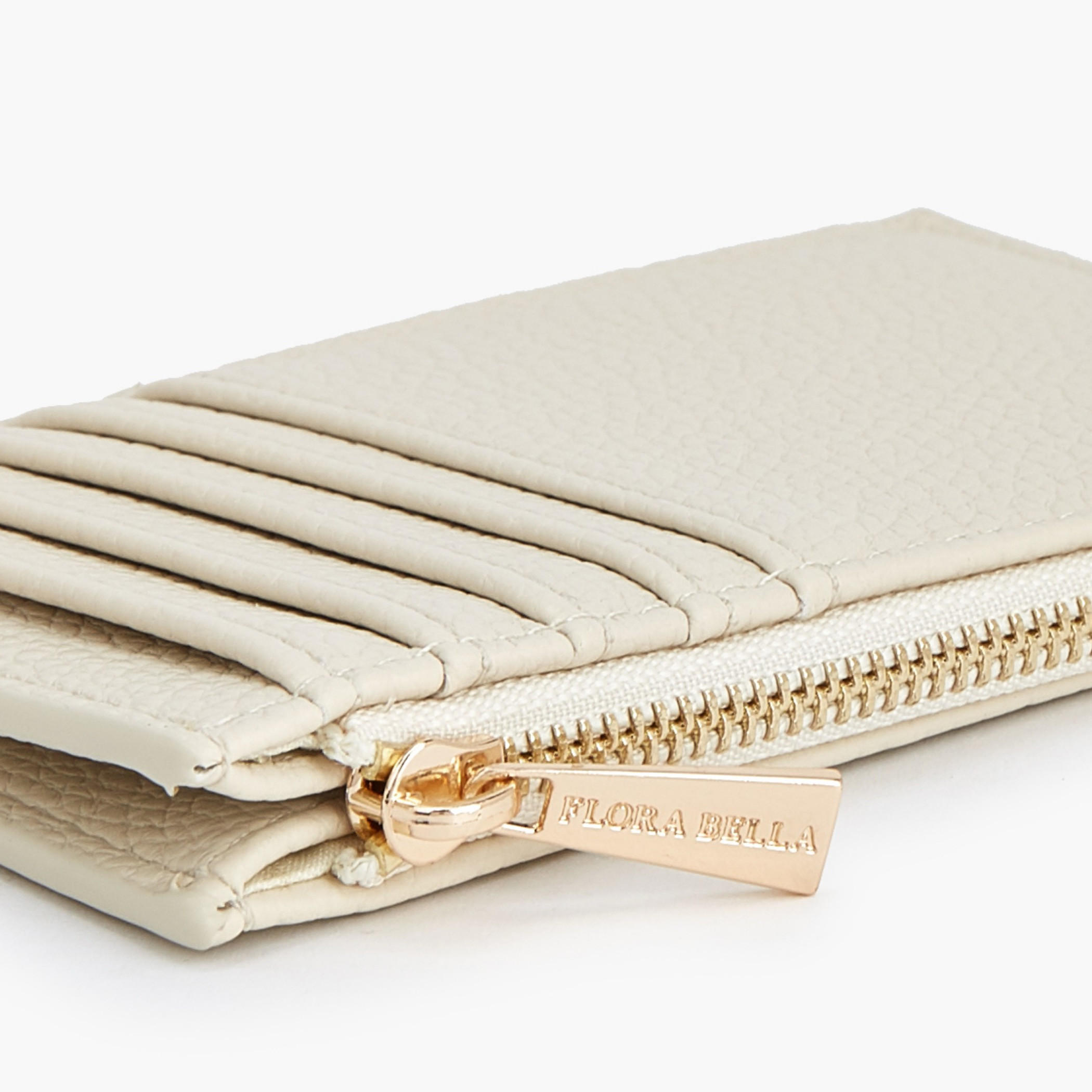 محفظة بطاقات بارزة الملمس بجيب عملات معدنية من فلورا بيلا-women-bagsandwallets-wallets-image-4