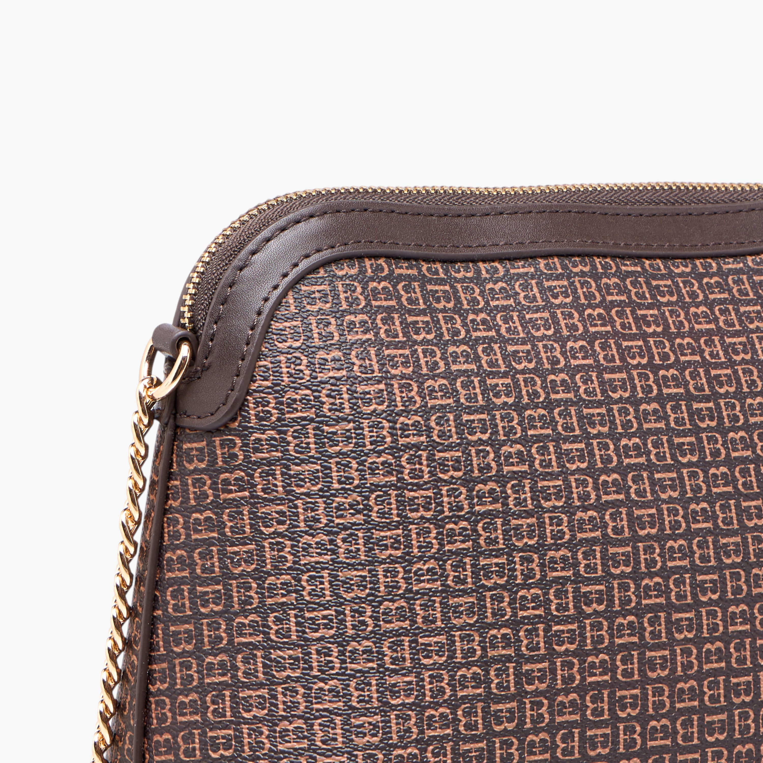 شنطة كروس بودي بطبعات مونوجرام وحزام سلسلة من فلورا بيلا-women-bagsandwallets-handbags-image-5