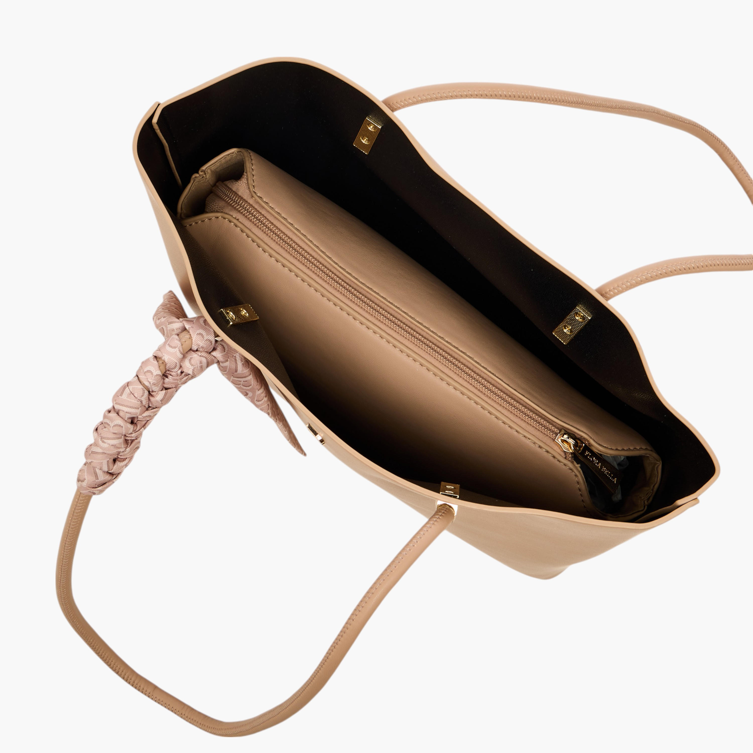 شنطة توتي سادة مزينة بوشاح مونوجرام مع شنطة صغيرة من من فلورا بيلا-women-bagsandwallets-handbags-image-10