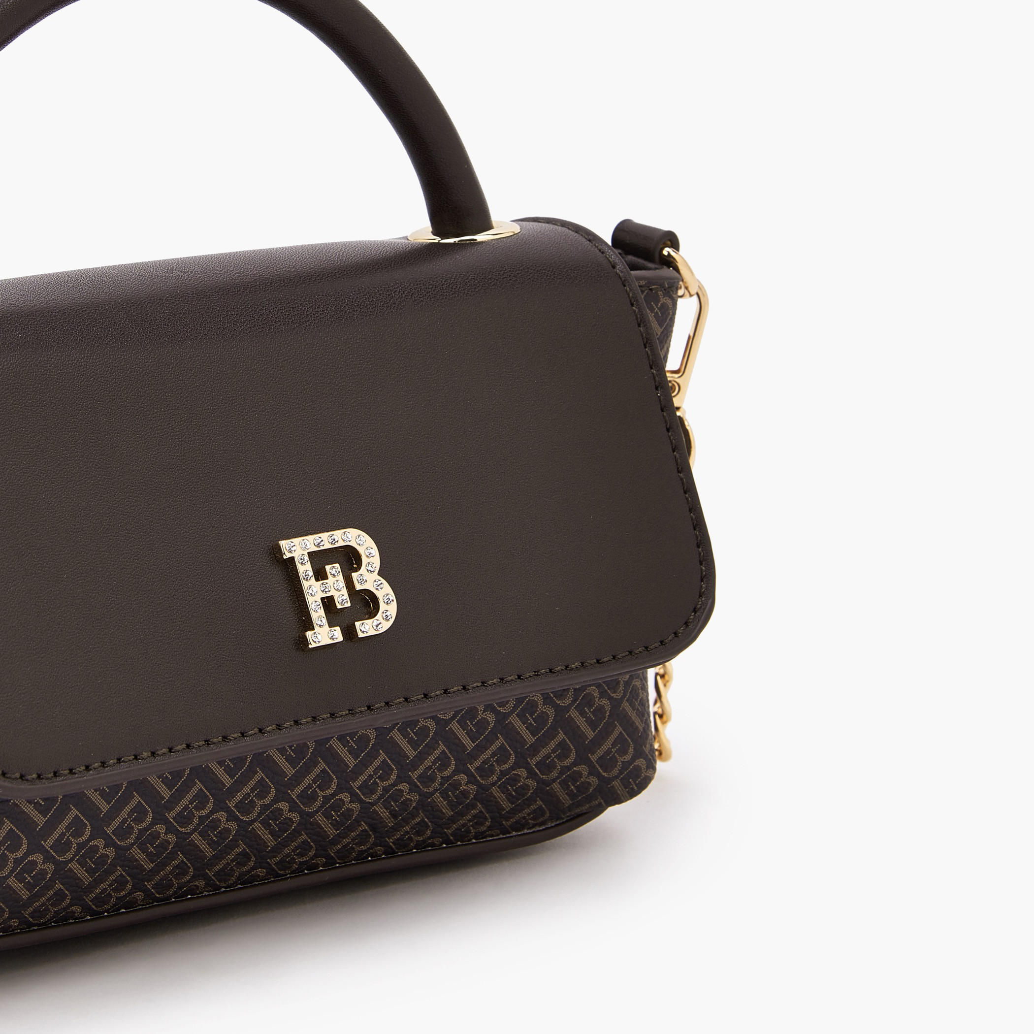 شنطة كروس بودي بطبعات مونوجرام وحزام سلسلة من فلورا بيلا-women-bagsandwallets-handbags-image-5