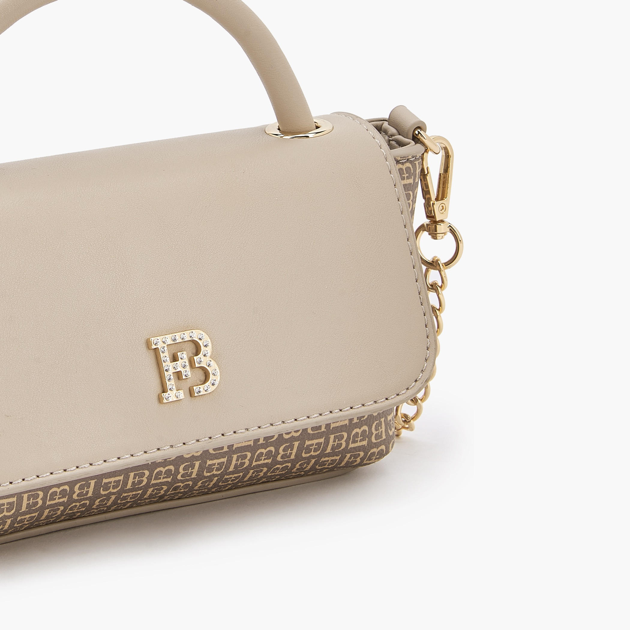 شنطة كروس بودي بطبعات مونوجرام وحزام سلسلة من فلورا بيلا-women-bagsandwallets-handbags-image-6