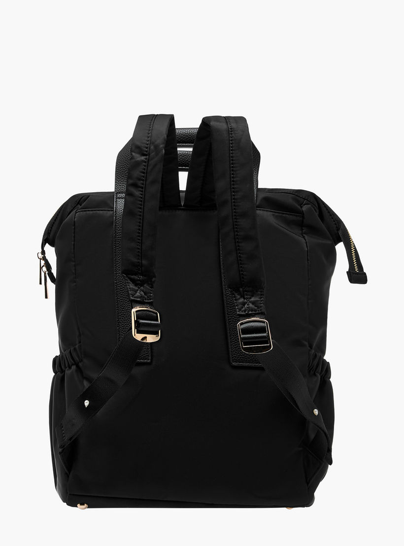 شنطة ظهر بارزة الملمس بأحزمة قابلة للتعديل وسحاب إغلاق من فلورا بيلا - 15x28x39 سم-men-bags-image-6