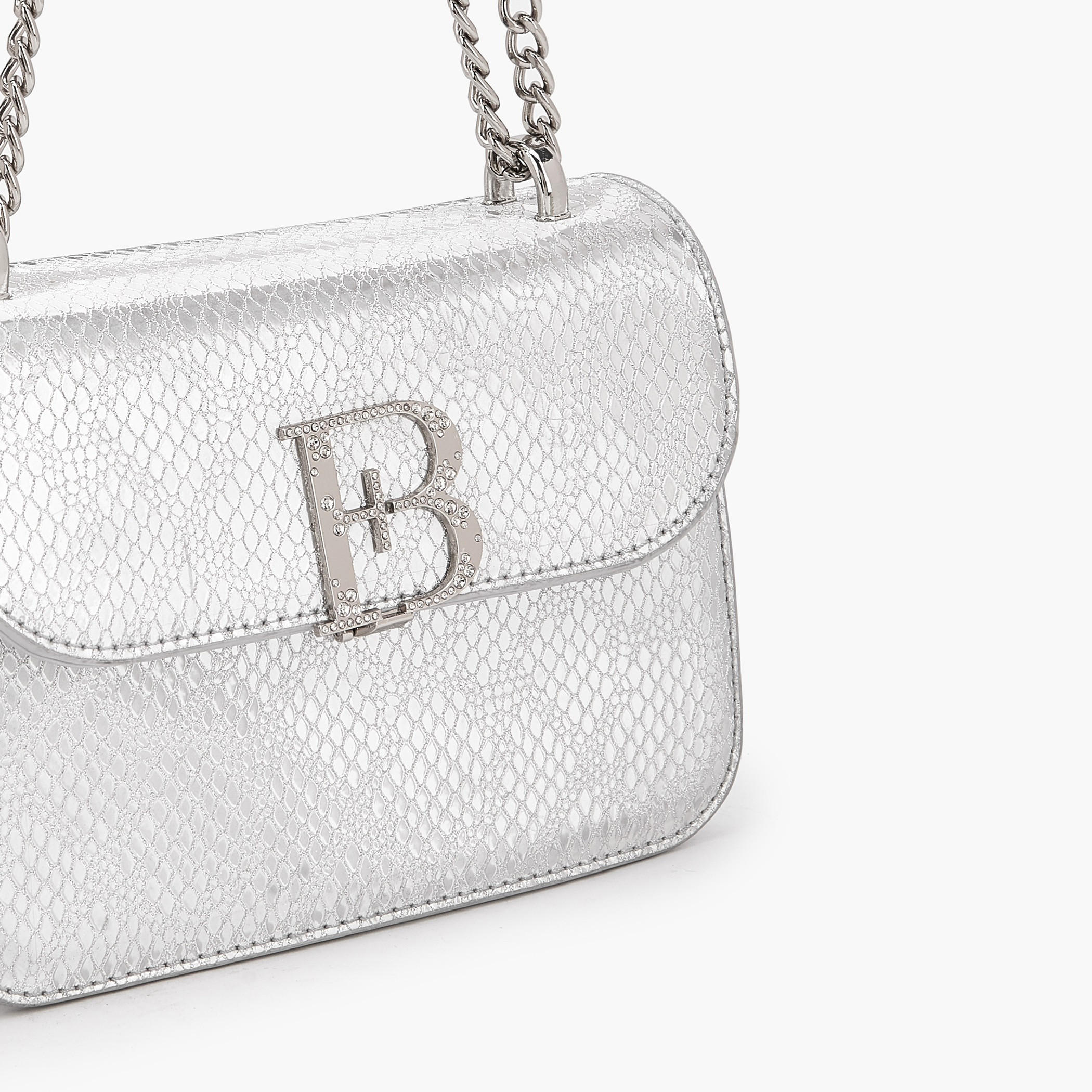 شنطة كروس بودي مزينة بشعار مع حزام سلسلة من فلورا بيلا-women-bagsandwallets-handbags-image-6