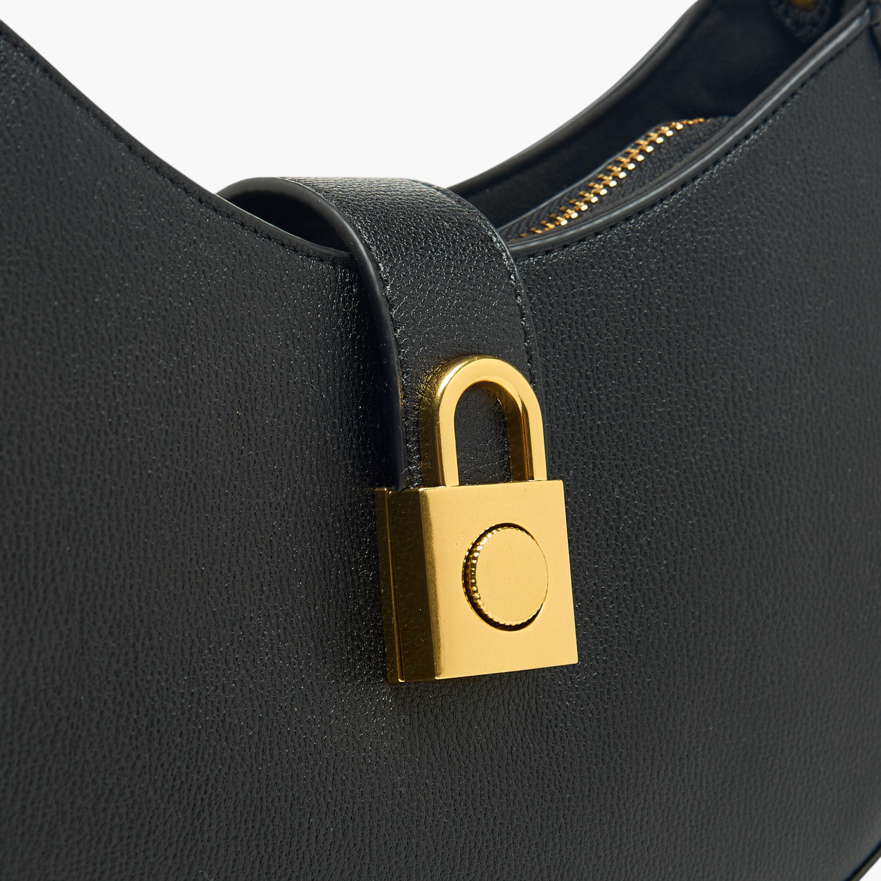 شنطة كتف سادة بسحاب إغلاق وحزام قابل للتعديل من فلورا بيلا-women-bagsandwallets-handbags-image-5