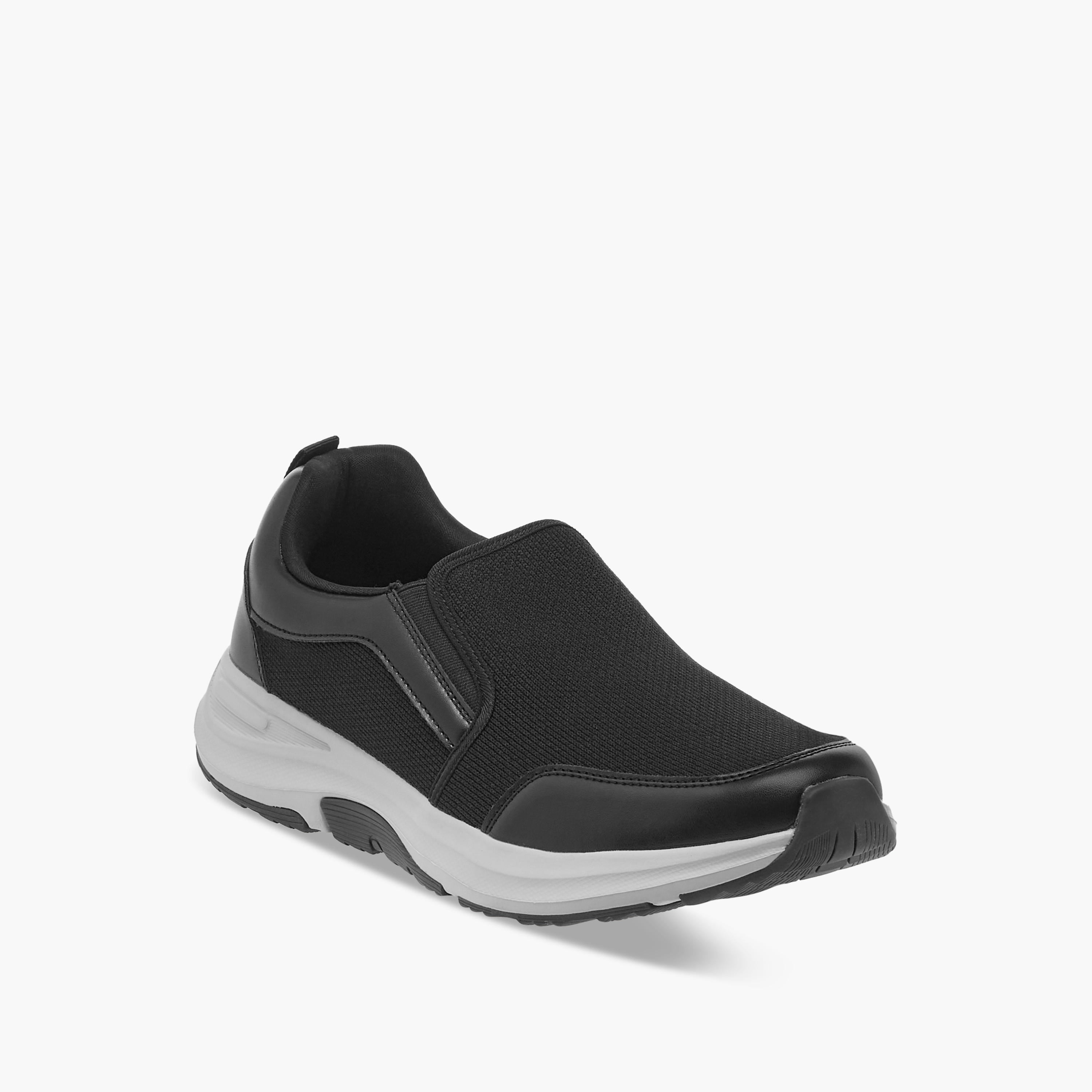 حذاء سنيكرز سهل الارتداء بألسنة سحب من إل بي إل من شو إكسبرس-men-shoes-sneakers-image-2