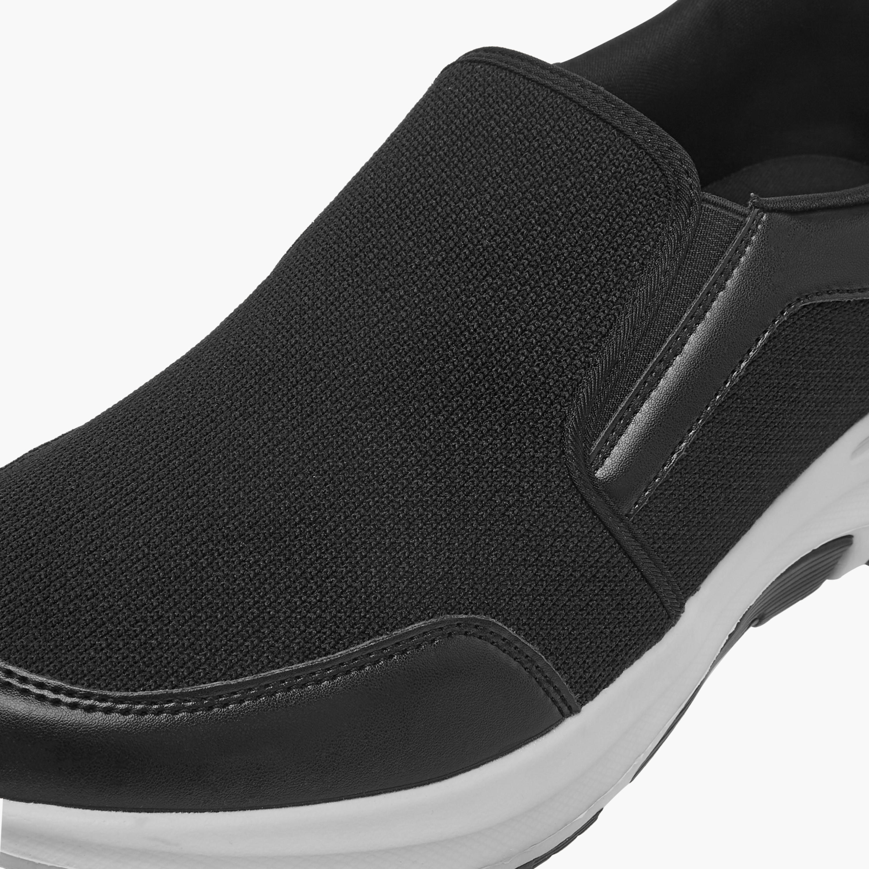 حذاء سنيكرز سهل الارتداء بألسنة سحب من إل بي إل من شو إكسبرس-men-shoes-sneakers-image-4