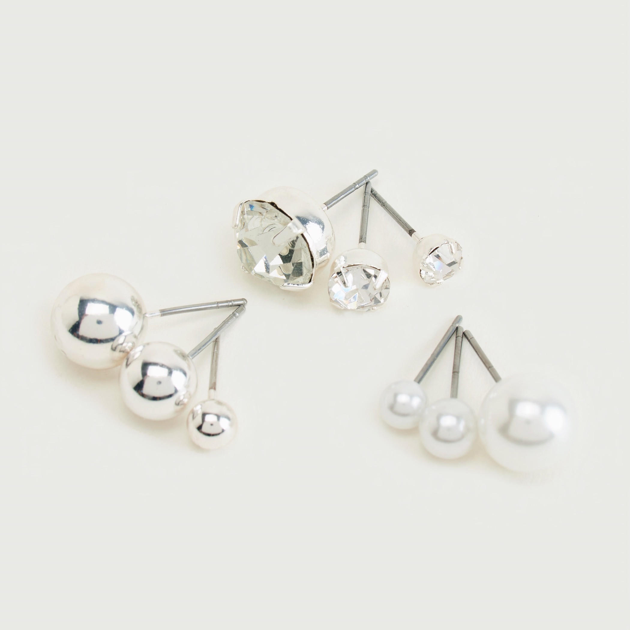 حلقان مرصّعة بتزيينات ومكبس إغلاق خلفي - طقم من 12 زوجا-women-watchesandjewellery-jewellery-earrings-image-1