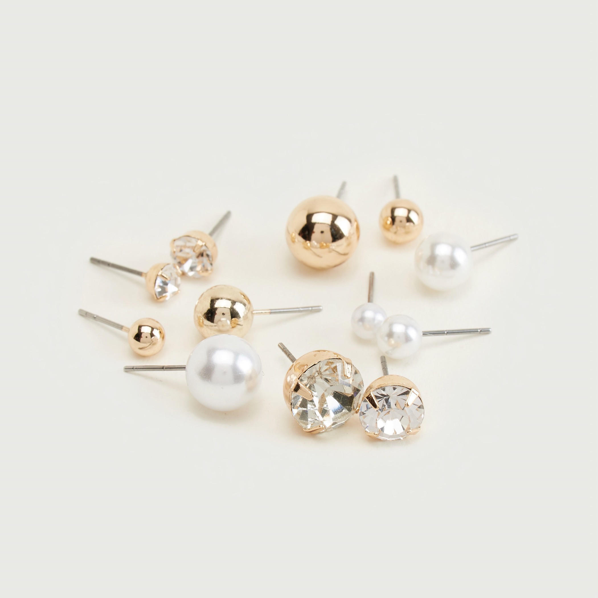 حلقان مرصّعة بتزيينات ومكبس إغلاق خلفي - طقم من 12 زوجا-women-watchesandjewellery-jewellery-earrings-image-1