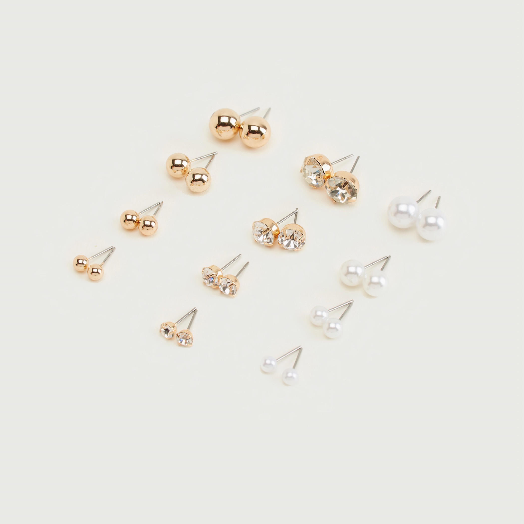 حلقان مرصّعة بتزيينات ومكبس إغلاق خلفي - طقم من 12 زوجا-women-watchesandjewellery-jewellery-earrings-image-2