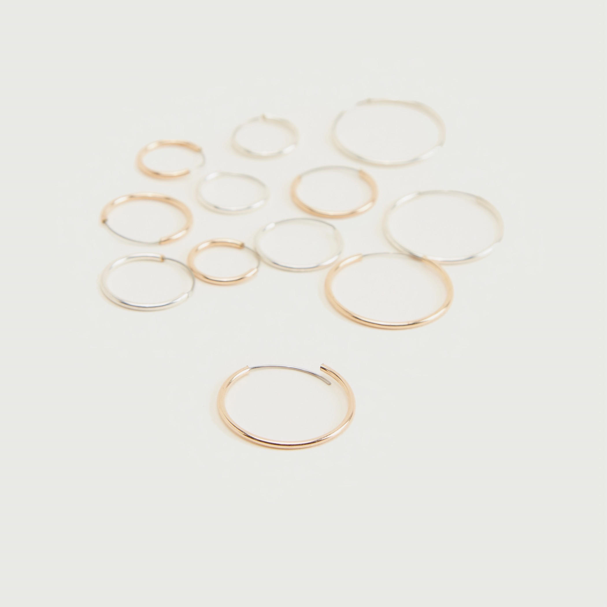 حلقان سادة - طقم من 6 أزواج-women-watchesandjewellery-jewellery-earrings-image-4