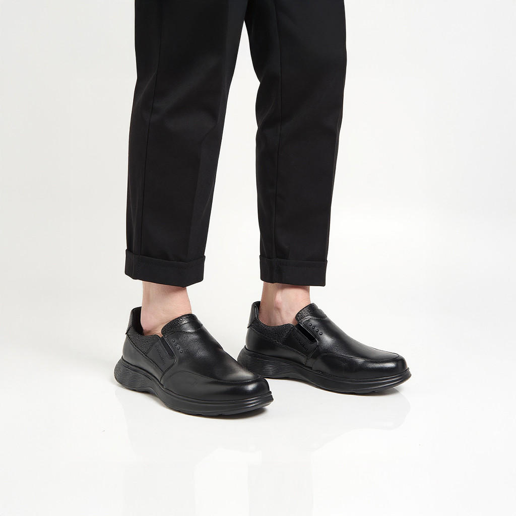 Le Confort Leather Logo Embossed Slip-On Loafers-men-shoes-loafersandmoccasins-image-2