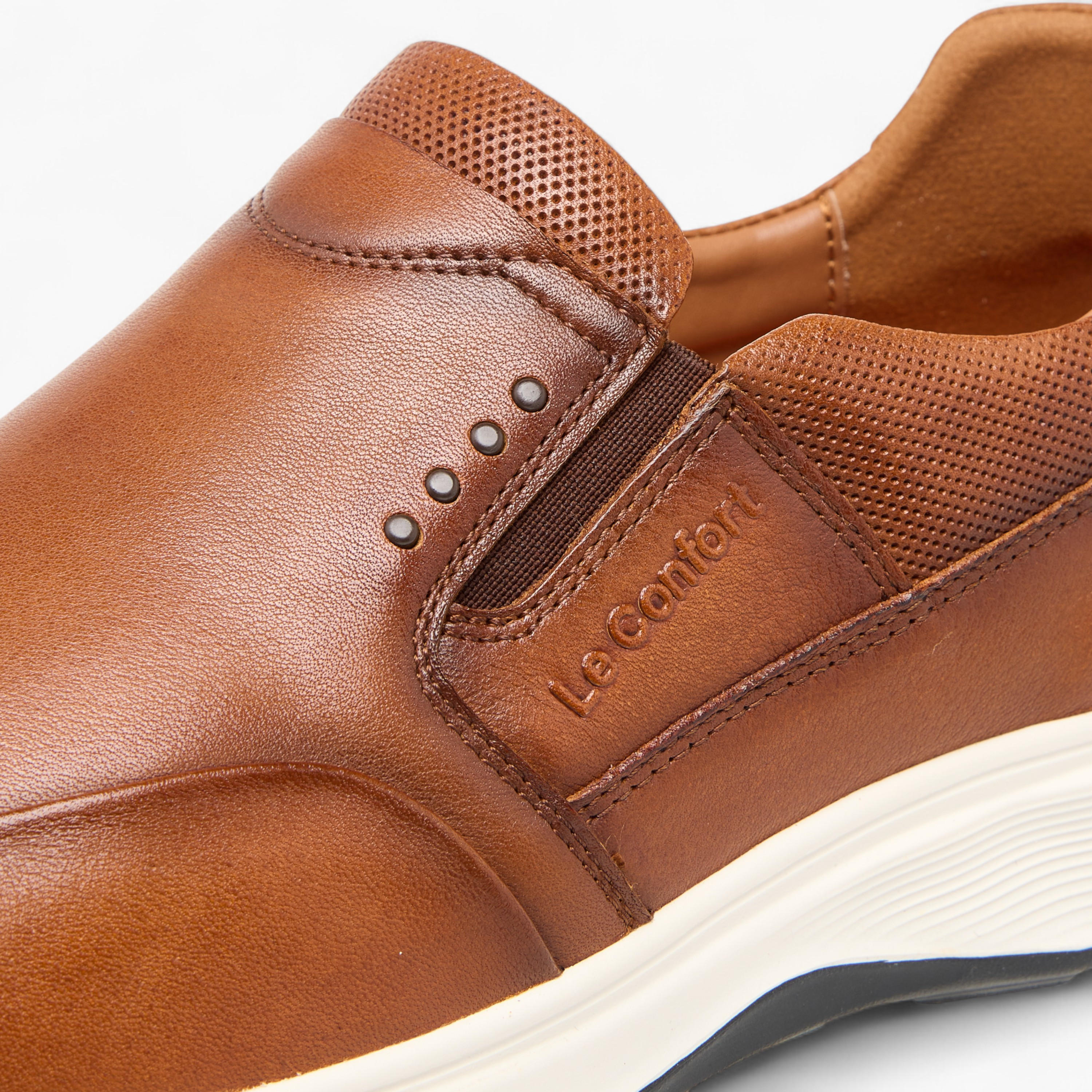 Le Confort Leather Logo Embossed Slip-On Loafers-men-shoes-loafersandmoccasins-image-4