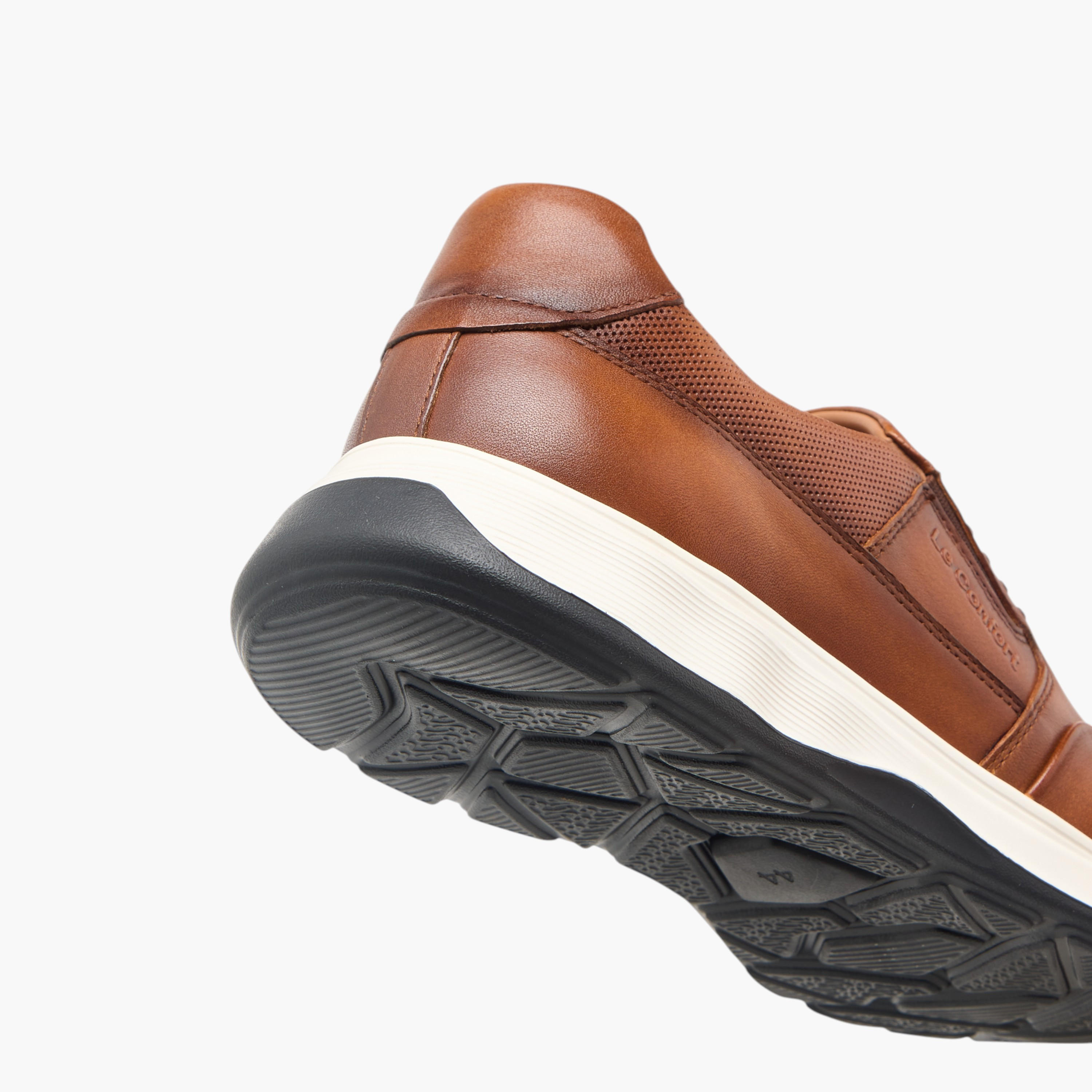 Le Confort Leather Logo Embossed Slip-On Loafers-men-shoes-loafersandmoccasins-image-5