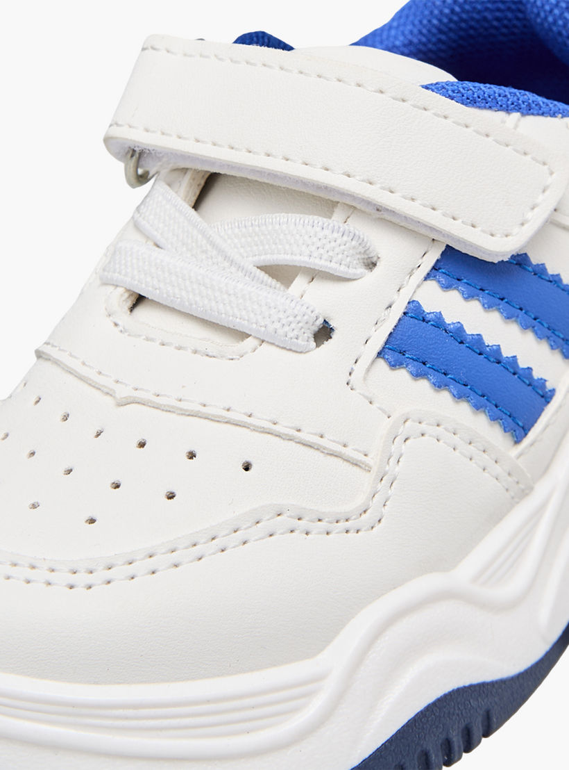 حذاء سنيكرز طول الكاحل بشريط إغلاق لاصق للأولاد من إل بي إل من شو إكسبرس-boys-shoes-sneakers-image-7