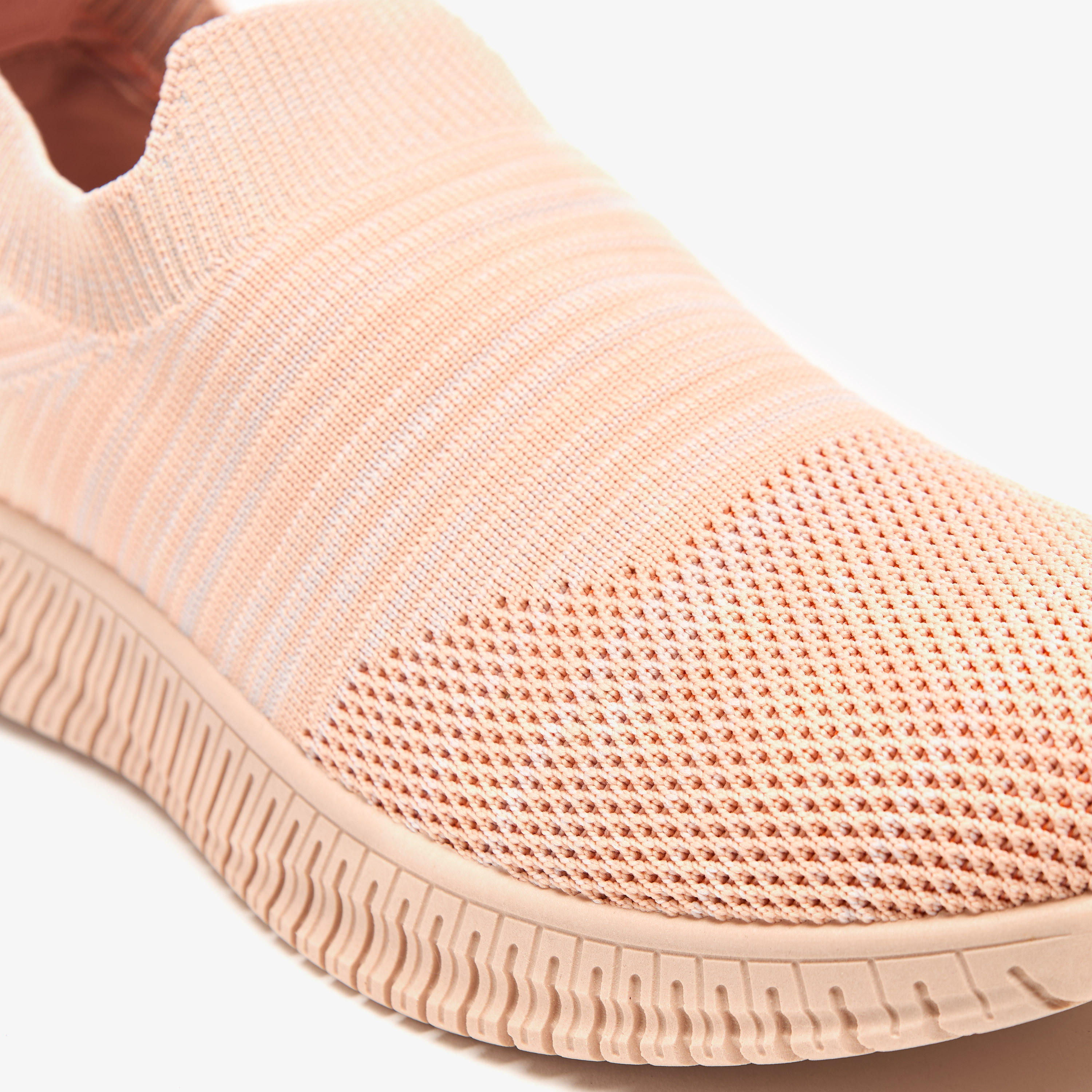 حذاء رياضي شبكي سهل الارتداء مع لسان سحب من أوكلان من شو إكسبرس-women-shoes-sneakers-image-10