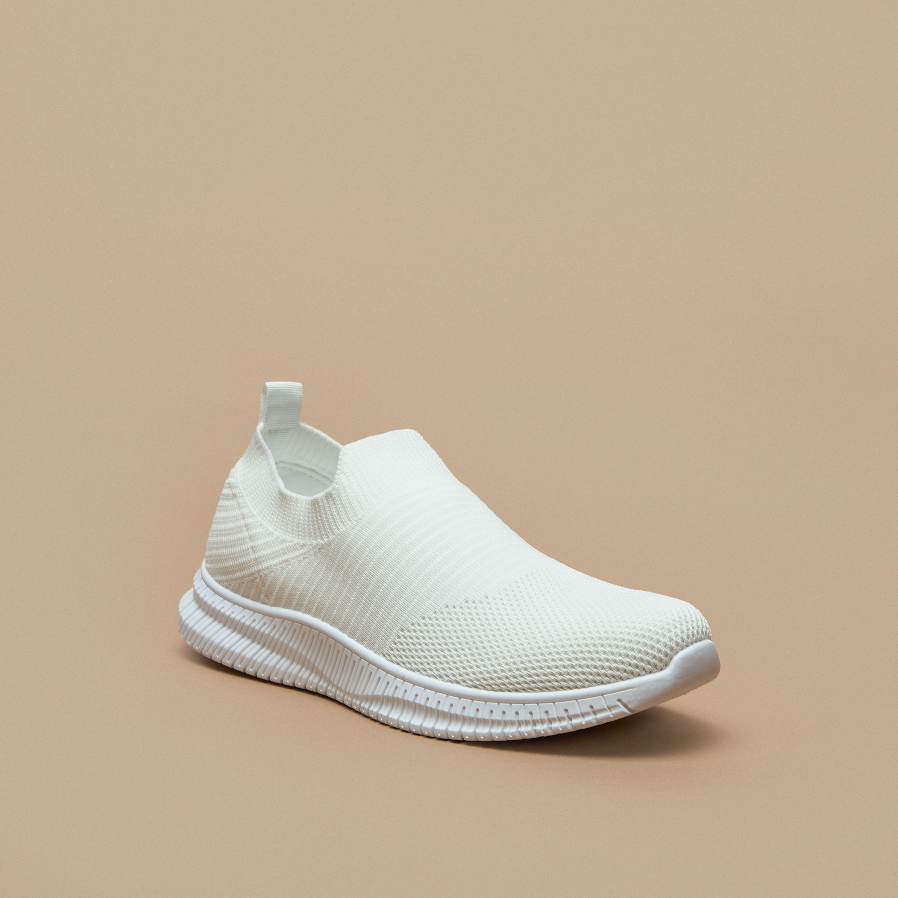 حذاء رياضي شبكي سهل الارتداء مع لسان سحب من أوكلان من شو إكسبرس-women-shoes-sneakers-image-11