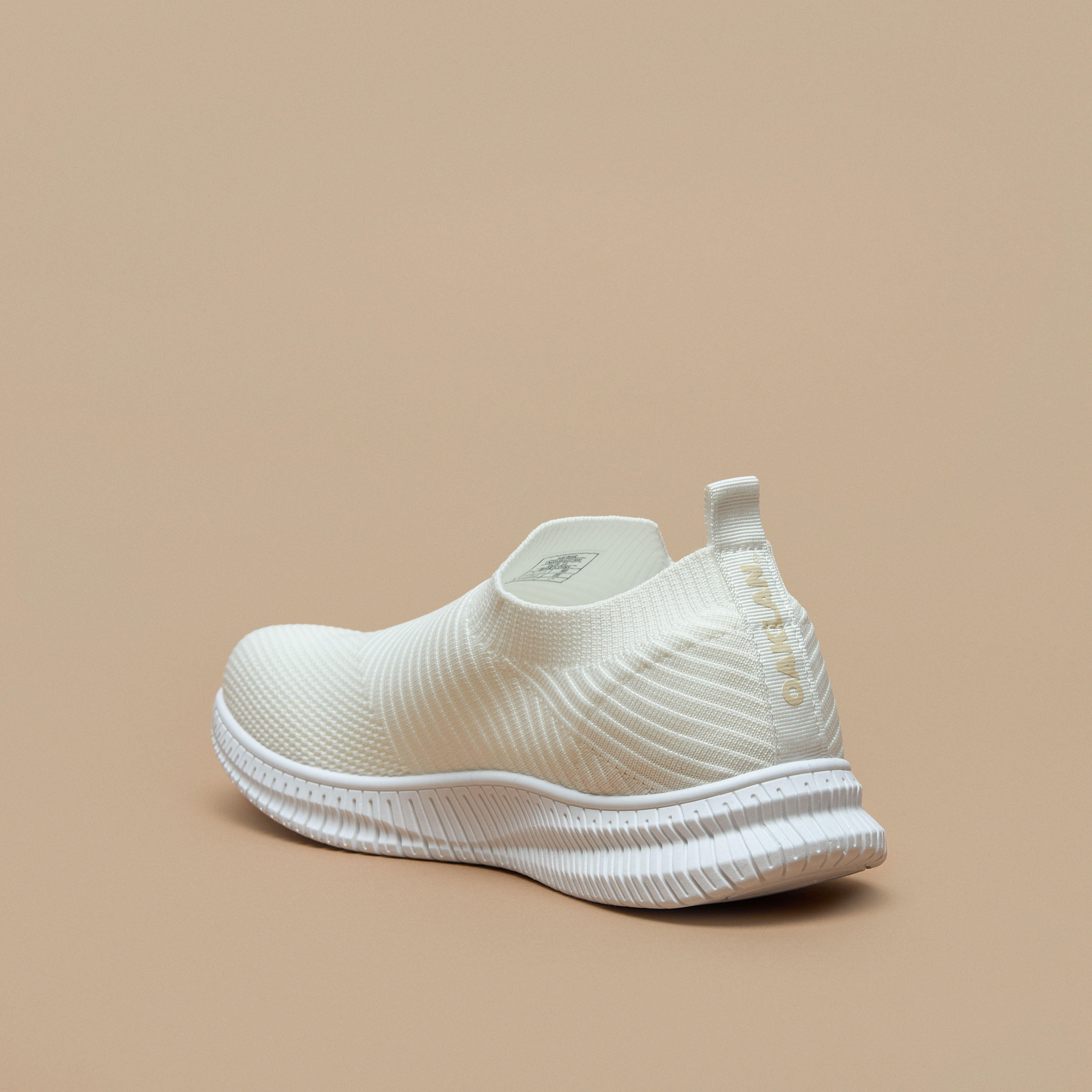 حذاء رياضي شبكي سهل الارتداء مع لسان سحب من أوكلان من شو إكسبرس-women-shoes-sneakers-image-12