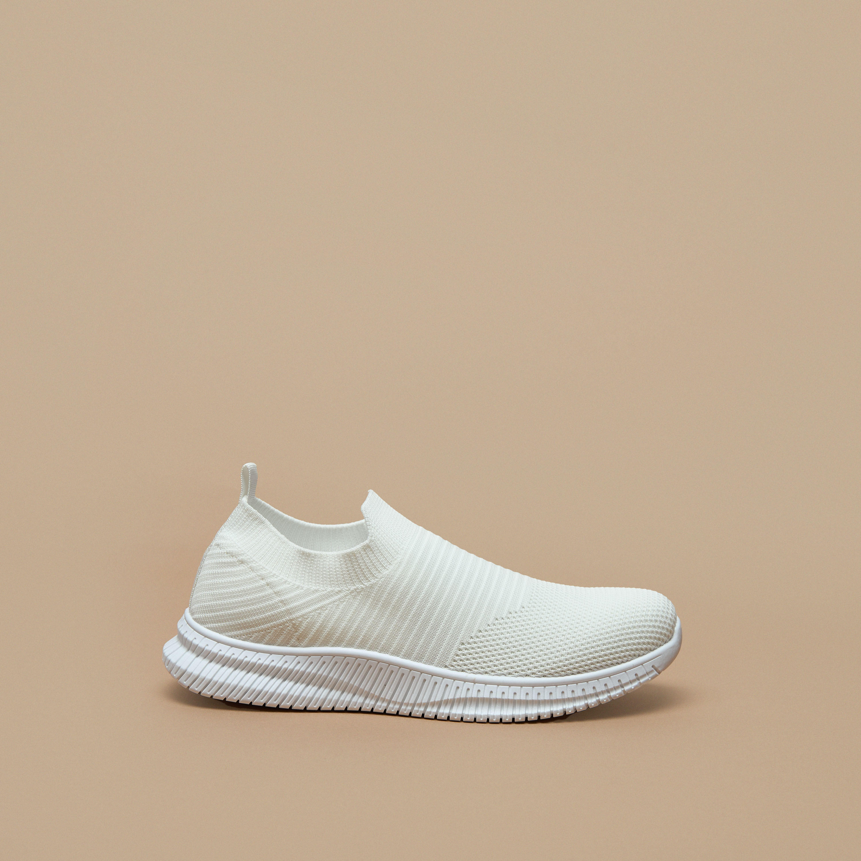 حذاء رياضي شبكي سهل الارتداء مع لسان سحب من أوكلان من شو إكسبرس-women-shoes-sneakers-image-13