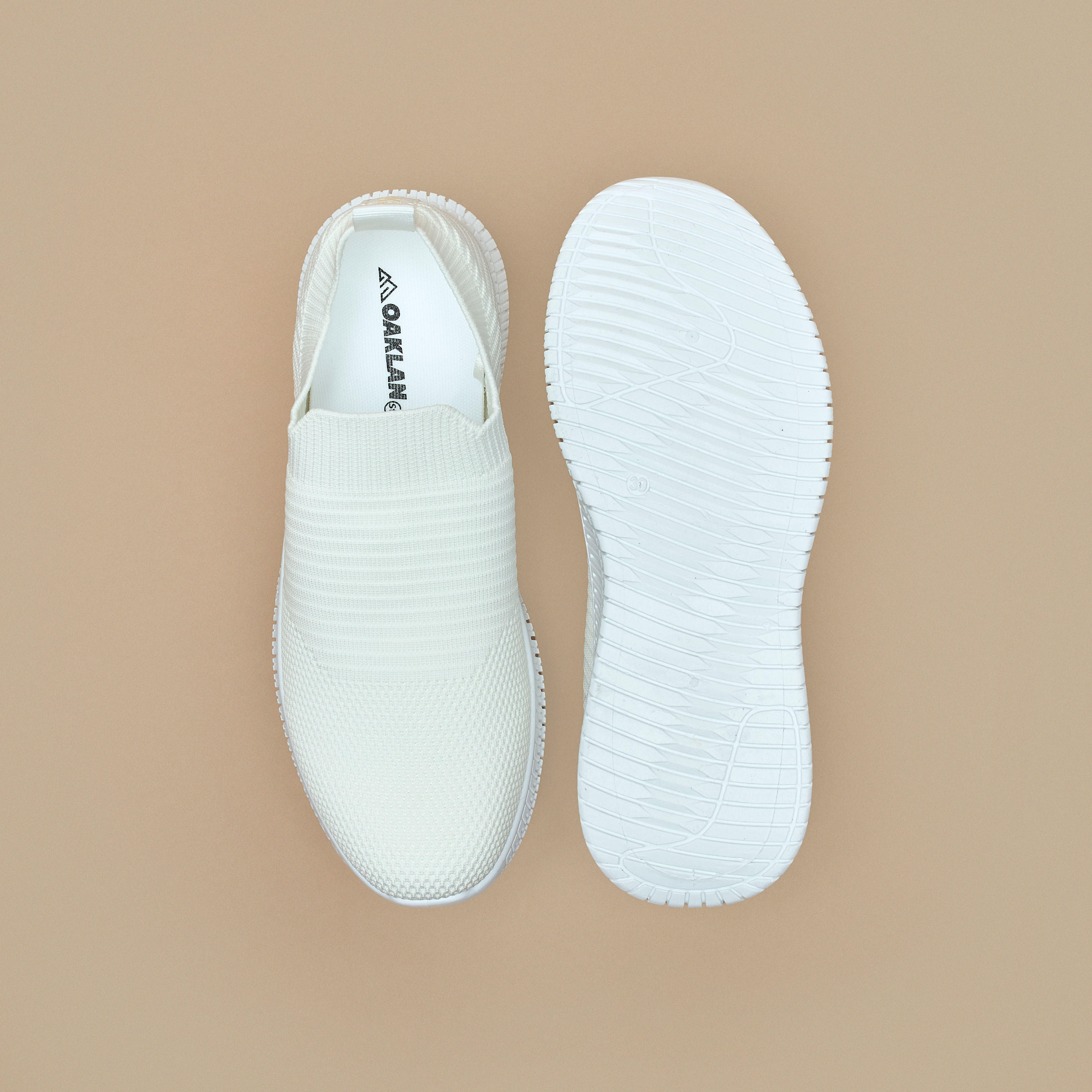 حذاء رياضي شبكي سهل الارتداء مع لسان سحب من أوكلان من شو إكسبرس-women-shoes-sneakers-image-14