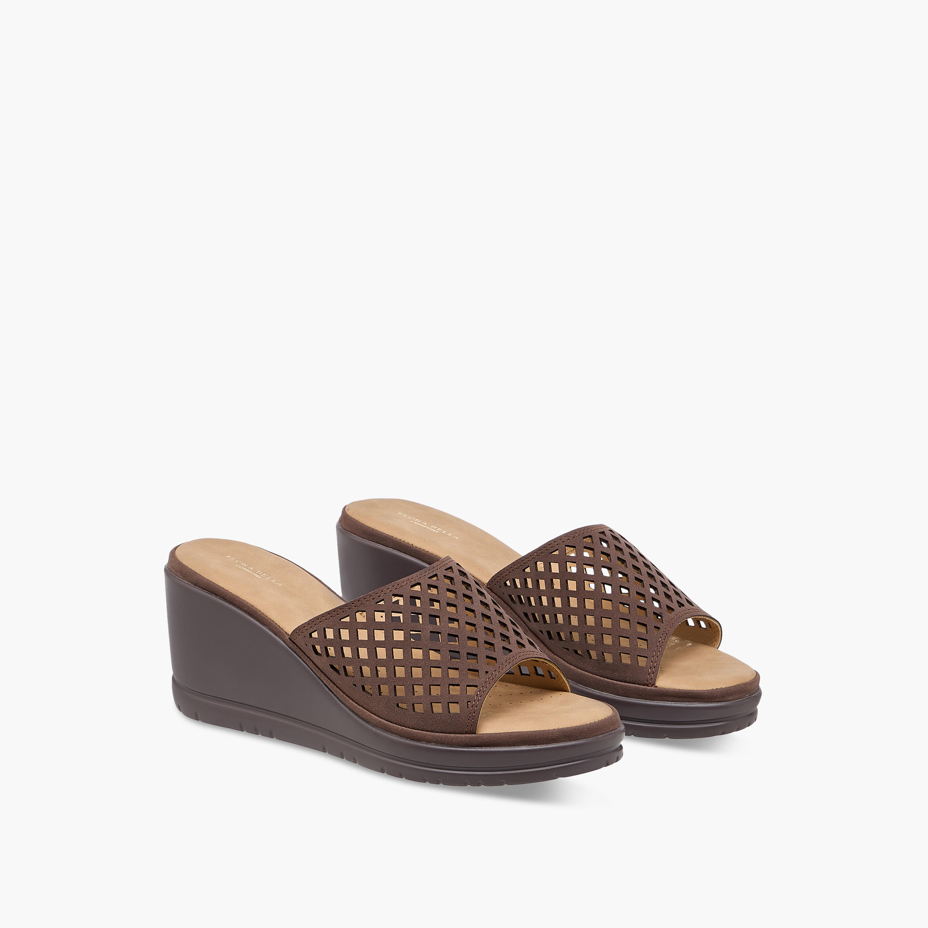 صندل سهل الارتداء بتصاميم مفرغة وكعب ويدج من فلورا بيلا-women-shoes-sandals-heeled-image-1