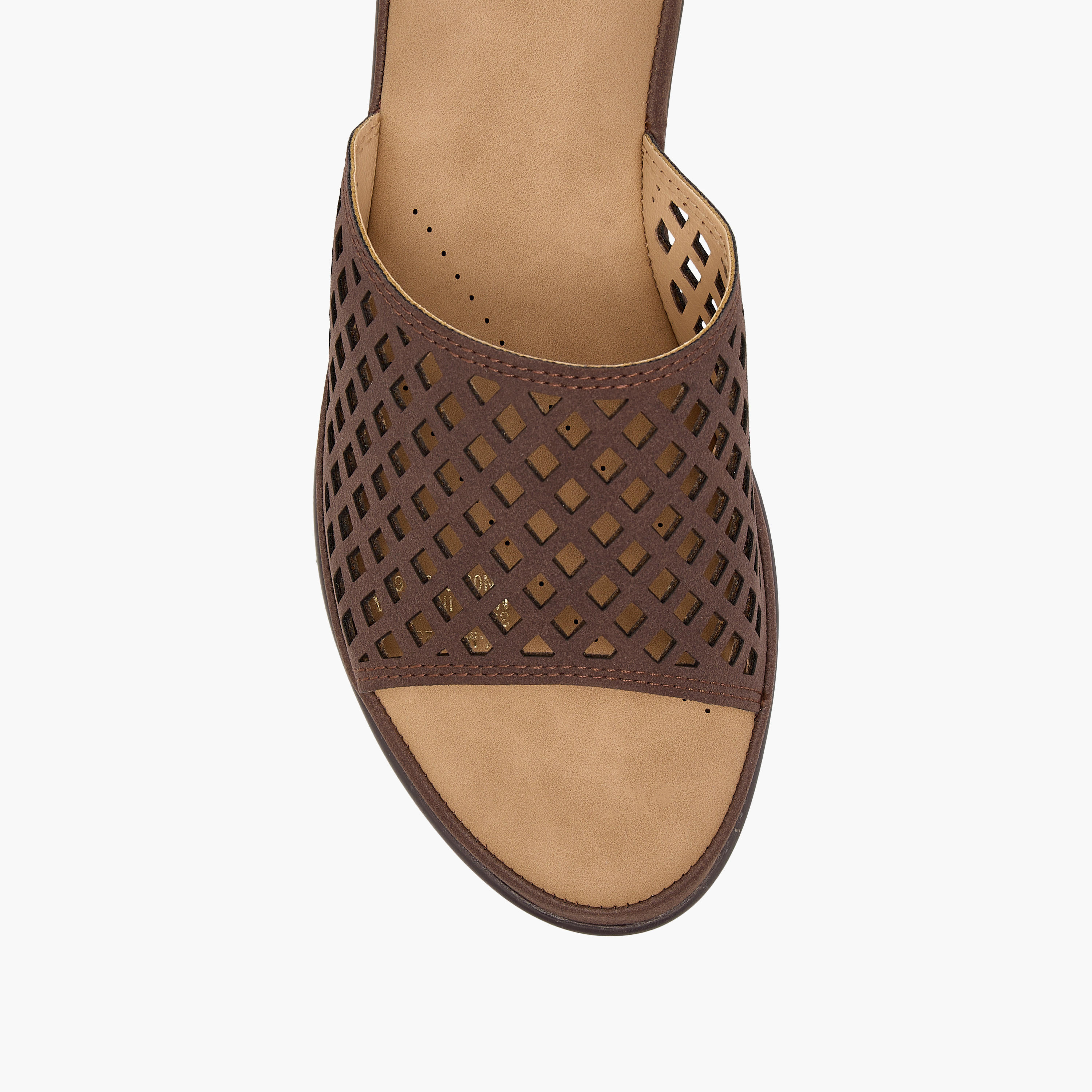 صندل سهل الارتداء بتصاميم مفرغة وكعب ويدج من فلورا بيلا-women-shoes-sandals-heeled-image-4