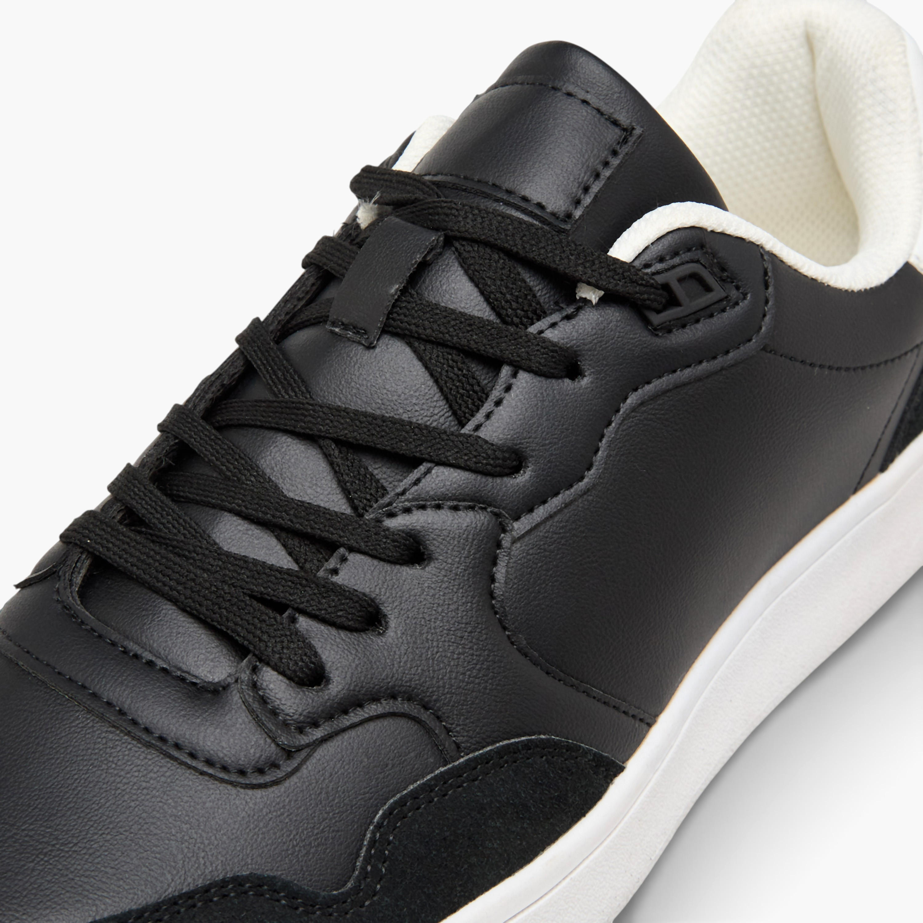 حذاء سنيكرز برباط للرجال إل بي إل من شو إكسبريس-men-shoes-sneakers-image-4