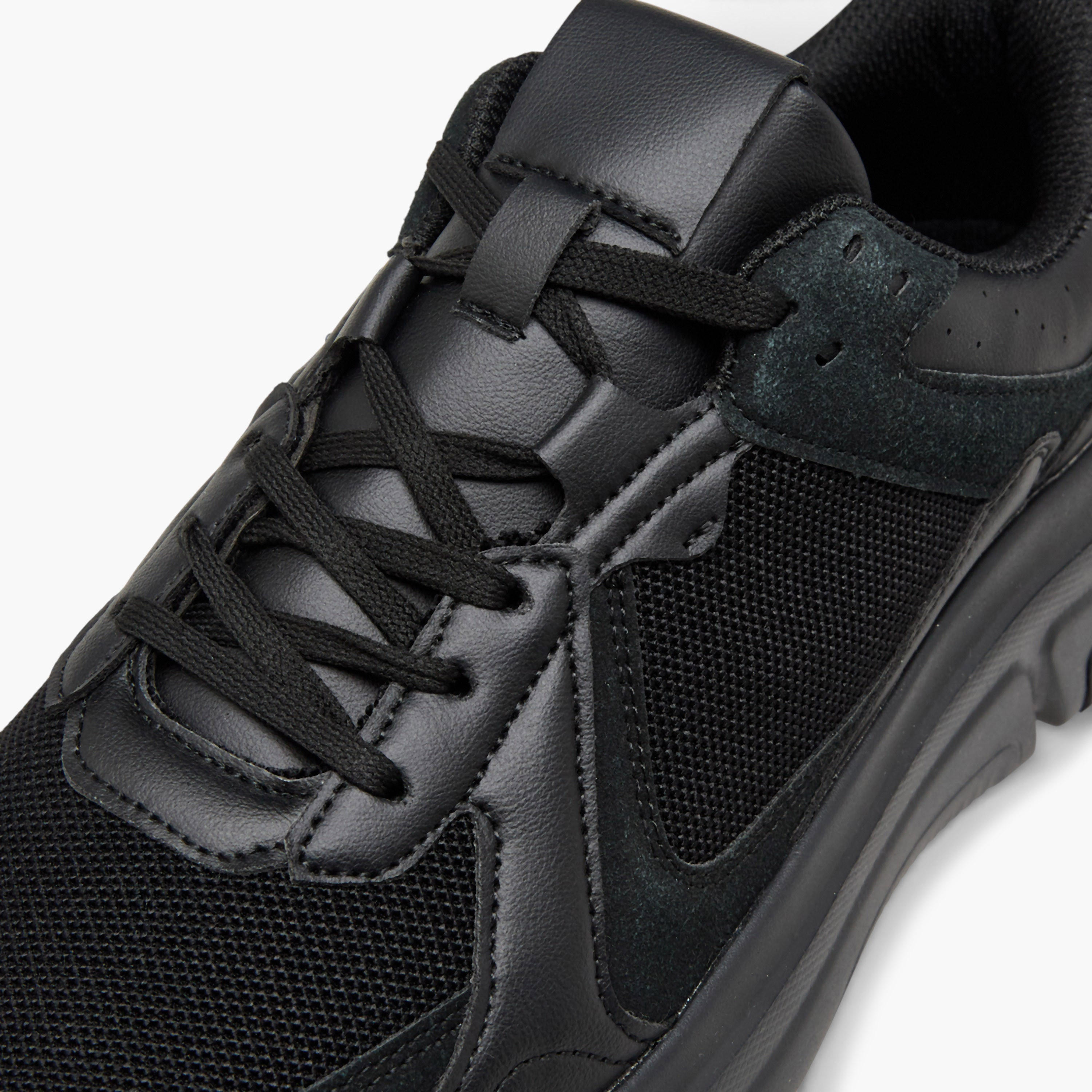حذاء سنيكرز برباط وألواح للرجال إل بي إل من شو إكسبريس-men-shoes-sneakers-image-4