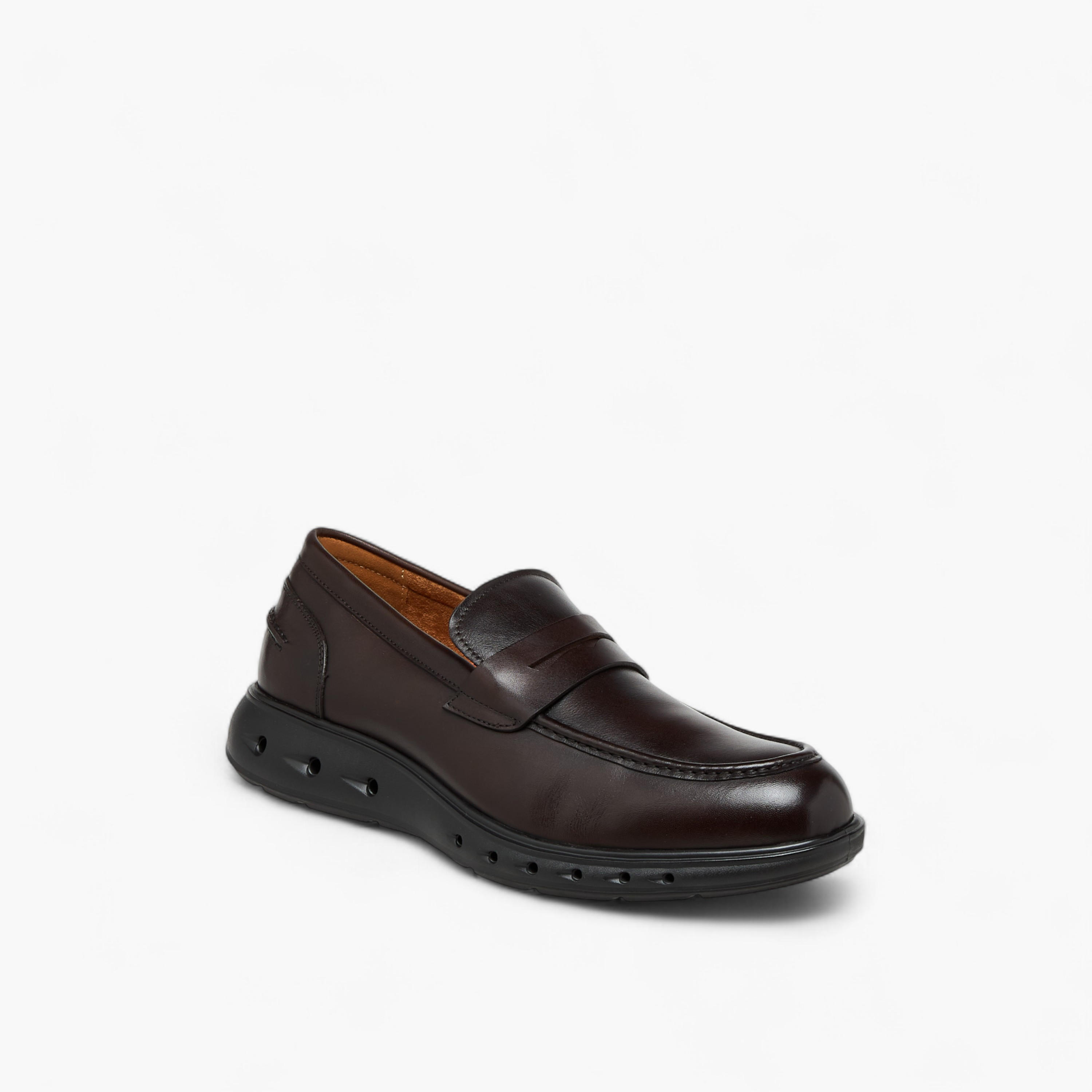 Le Confort Men Solid Slip-On Leather Loafers-men-shoes-loafersandmoccasins-image-2
