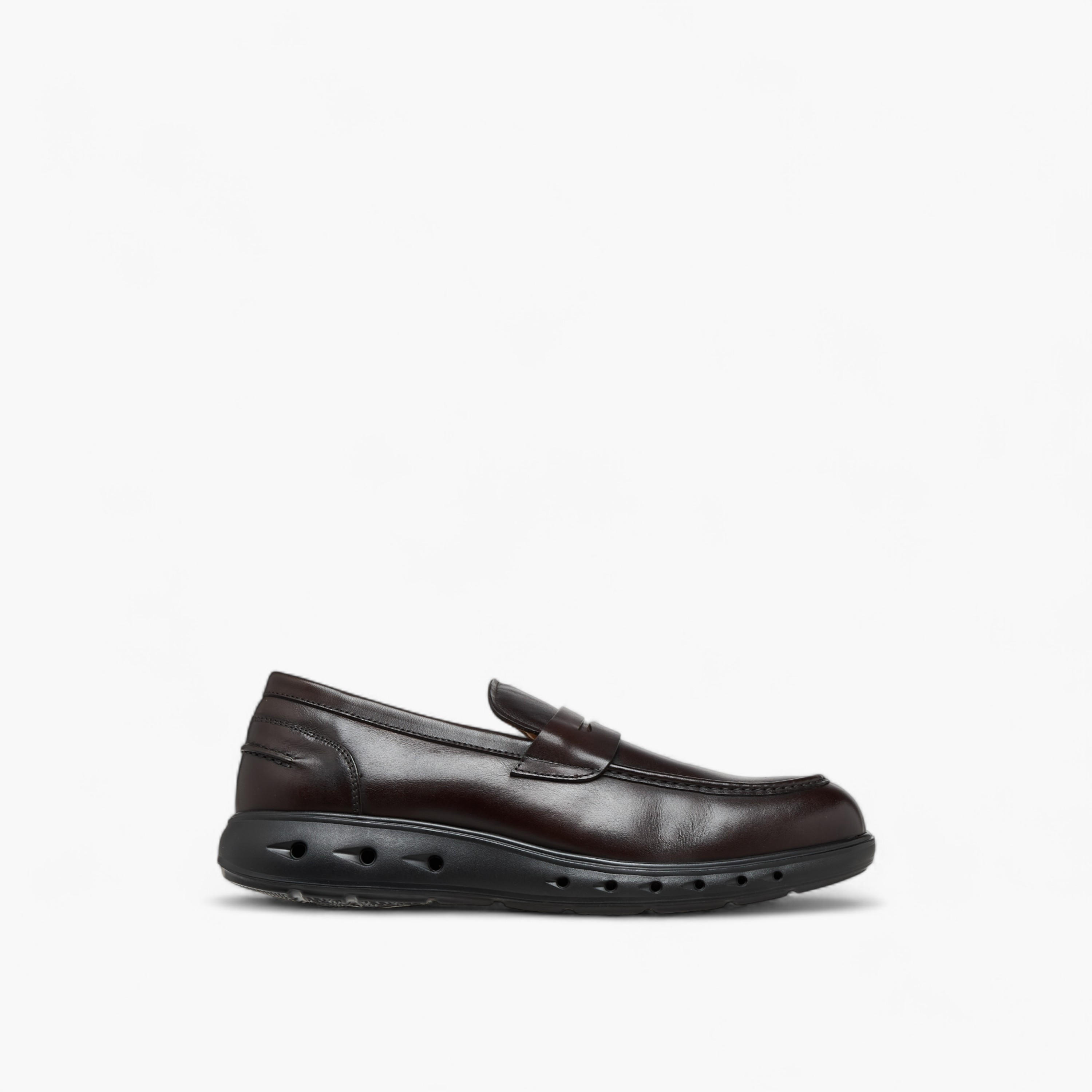Le Confort Men Solid Slip-On Leather Loafers-men-shoes-loafersandmoccasins-image-3