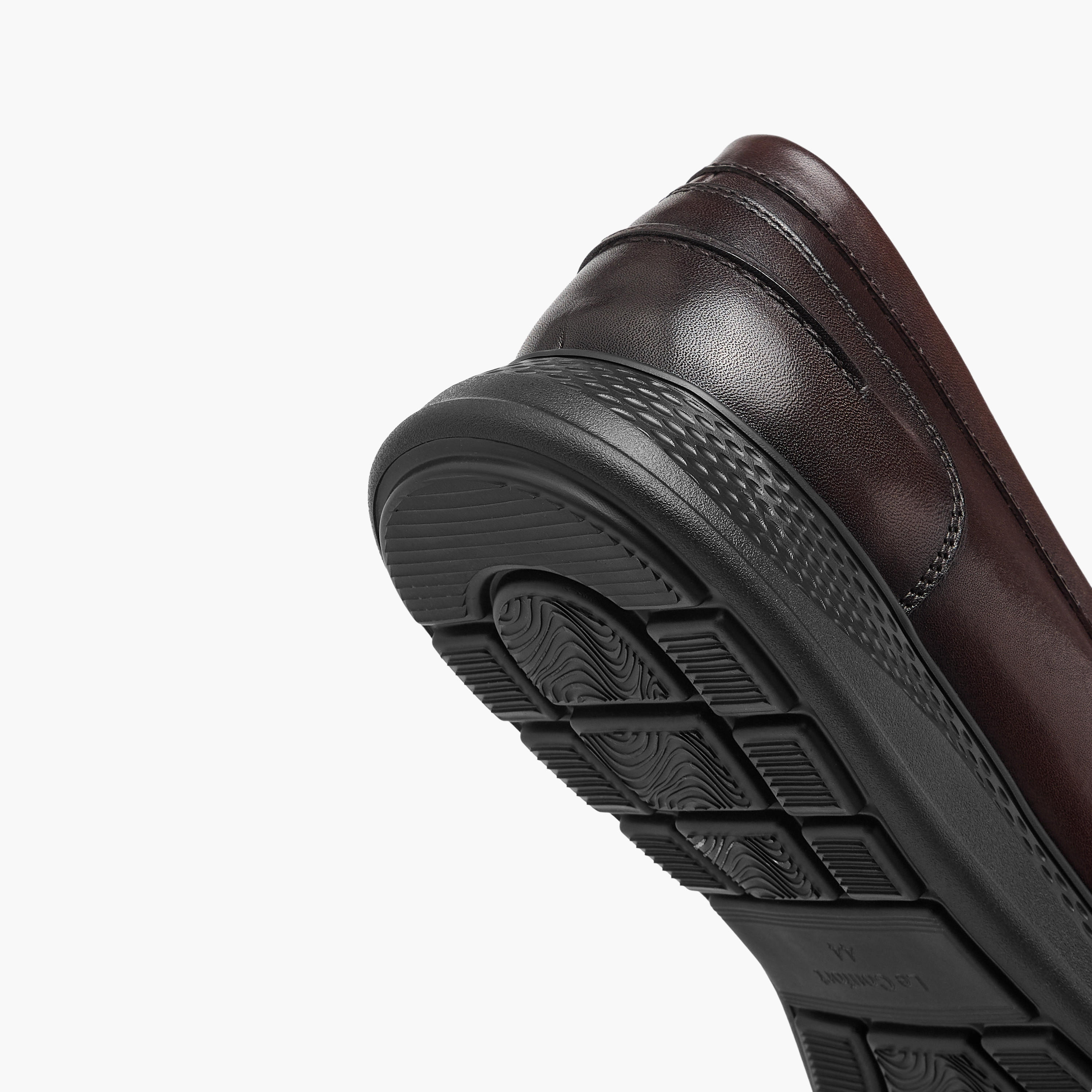 Le Confort Leather Solid Slip-On Loafers-men-shoes-loafersandmoccasins-image-5