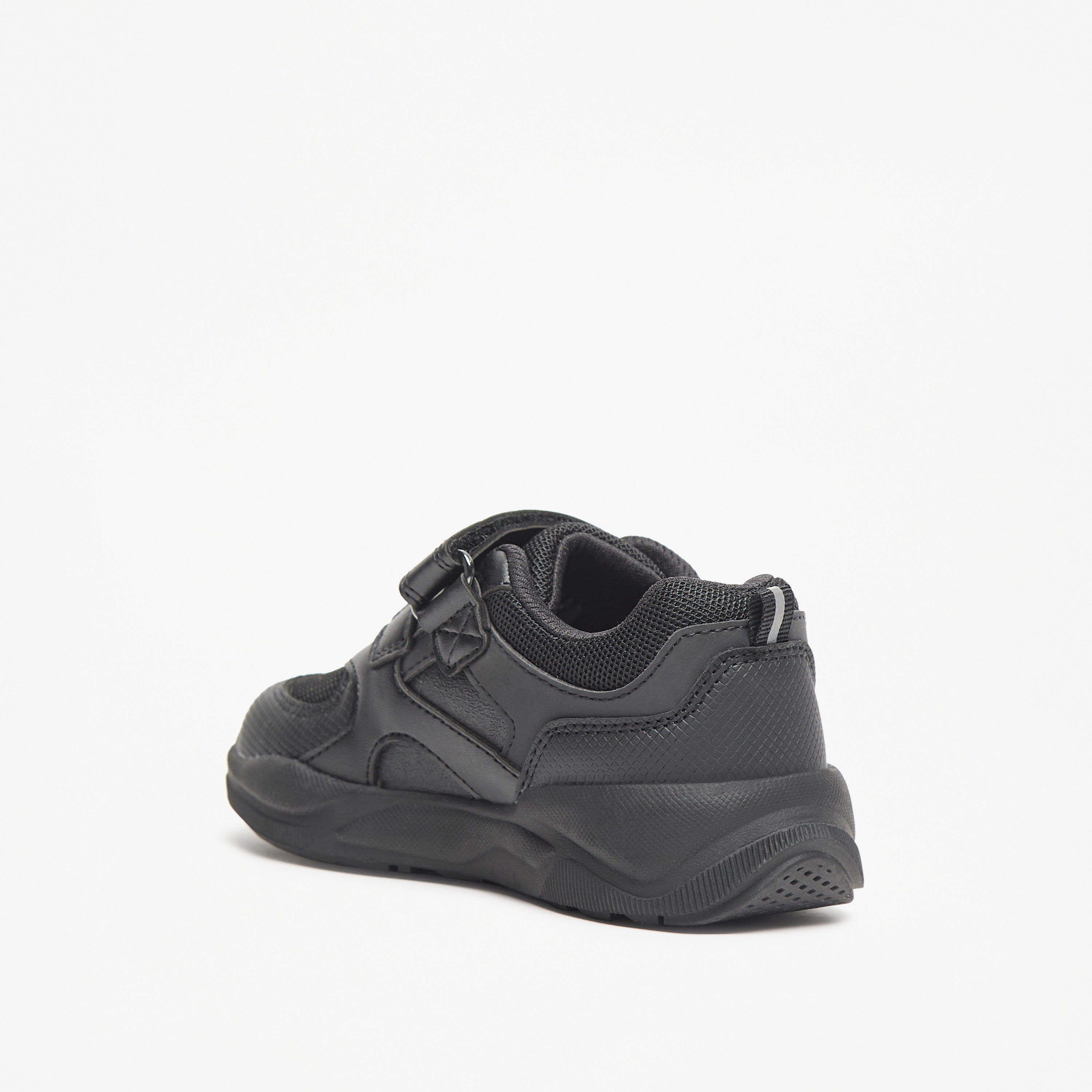 حذاء مدرسي شبك بارز الملمس بشريط إغلاق لاصق للأطفال من جونيورز -boys-shoes-schoolshoes-image-2