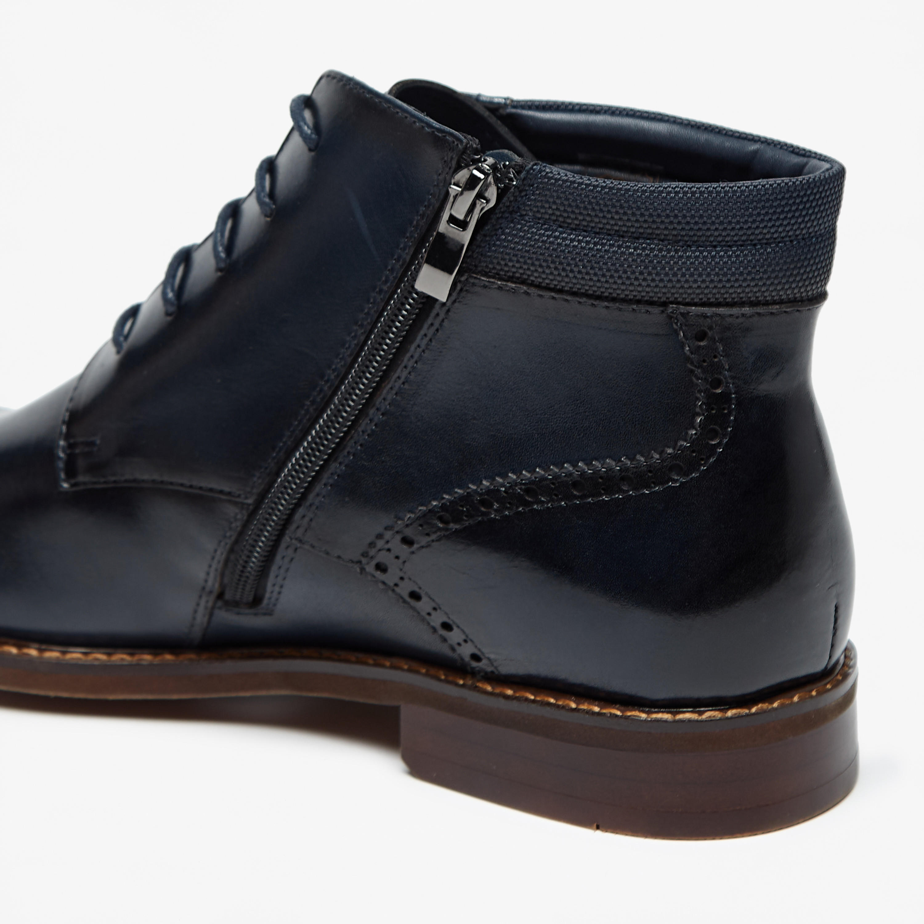 بوت تشوكا مثقّب بدانتيل ودانتيل وسحاب إغلاق للرجال من دوتشيني-men-shoes-boots-image-7